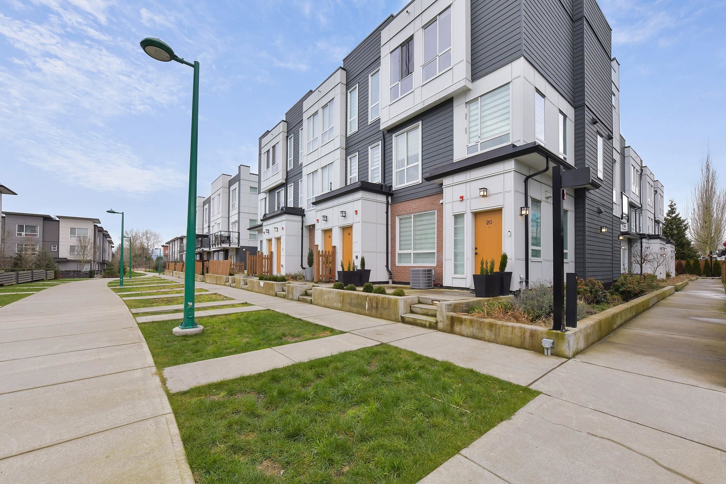 19-18855 72 Avenue, Surrey, BC