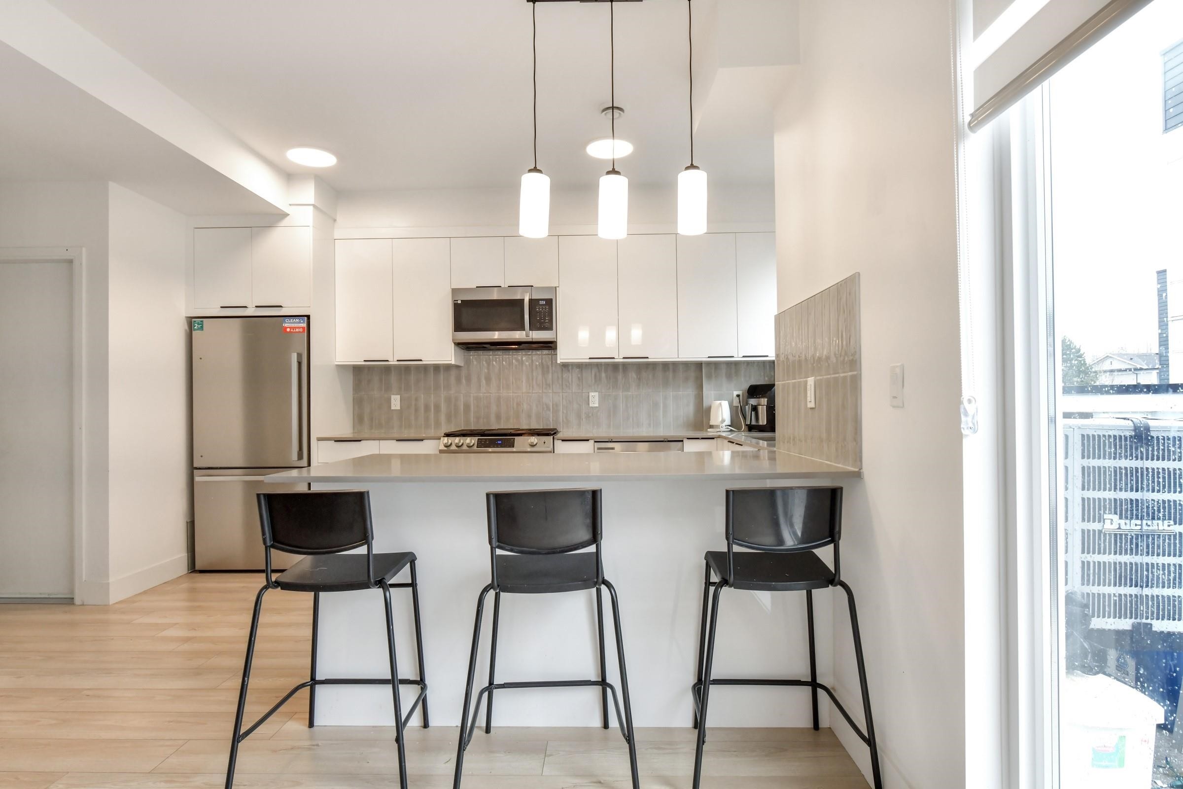 19-18855 72 Avenue, Surrey, BC