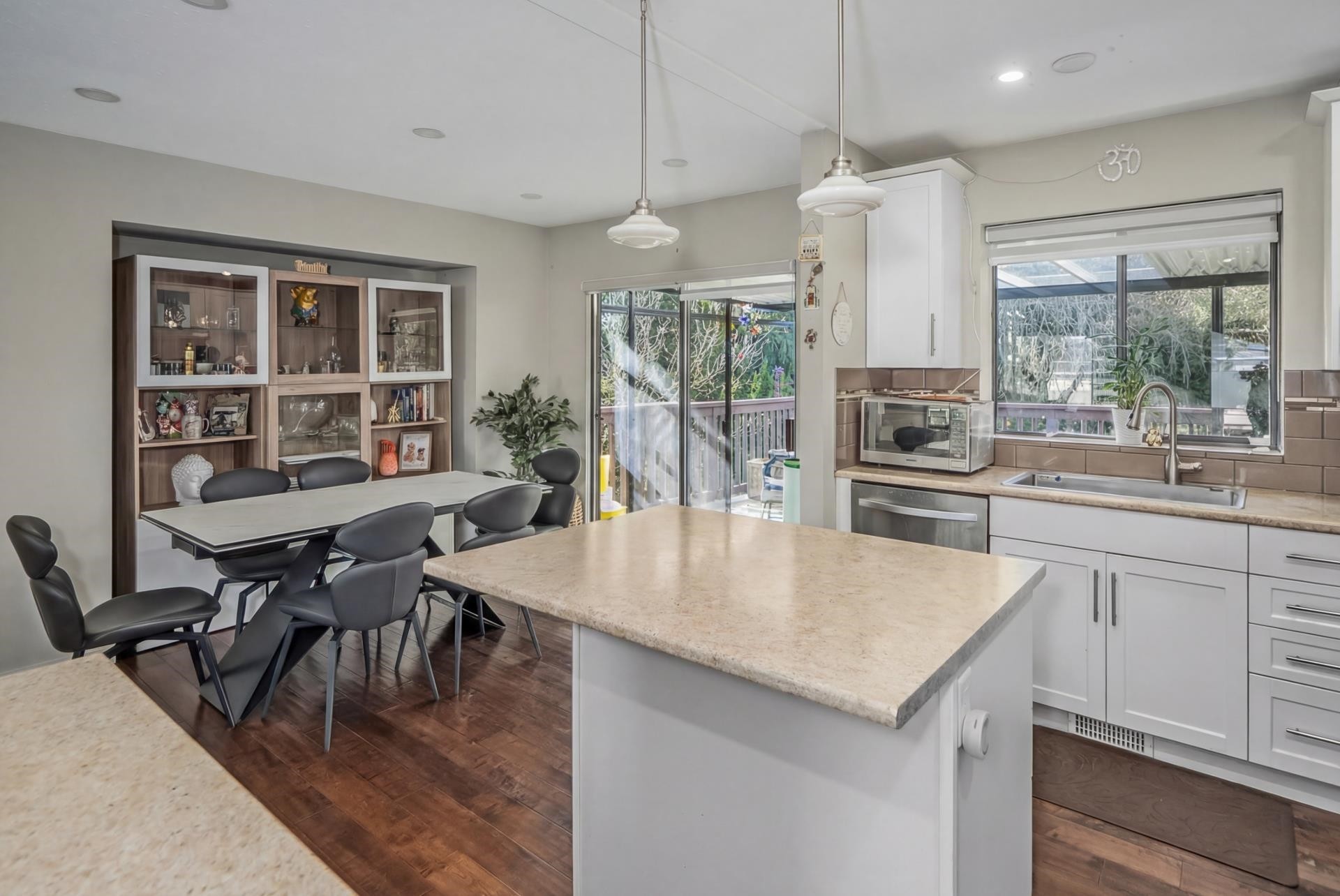 1981 158A Street, Surrey, BC