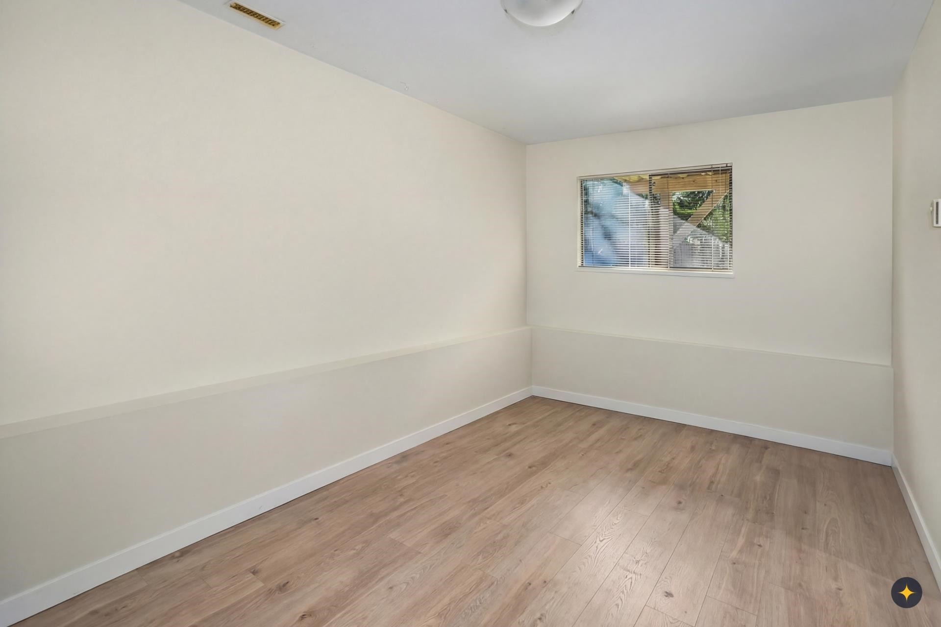 1981 158A Street, Surrey, BC