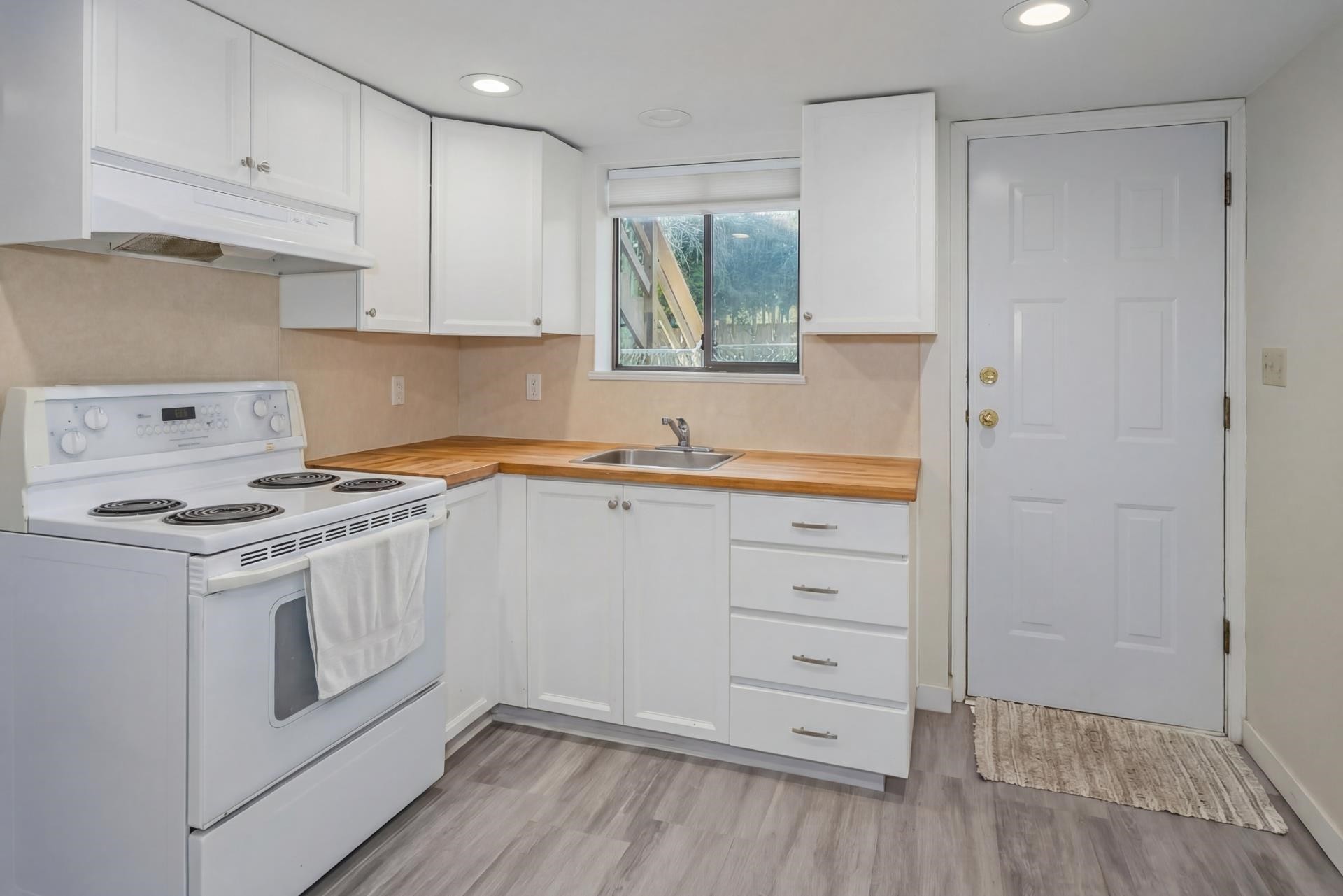 1981 158A Street, Surrey, BC