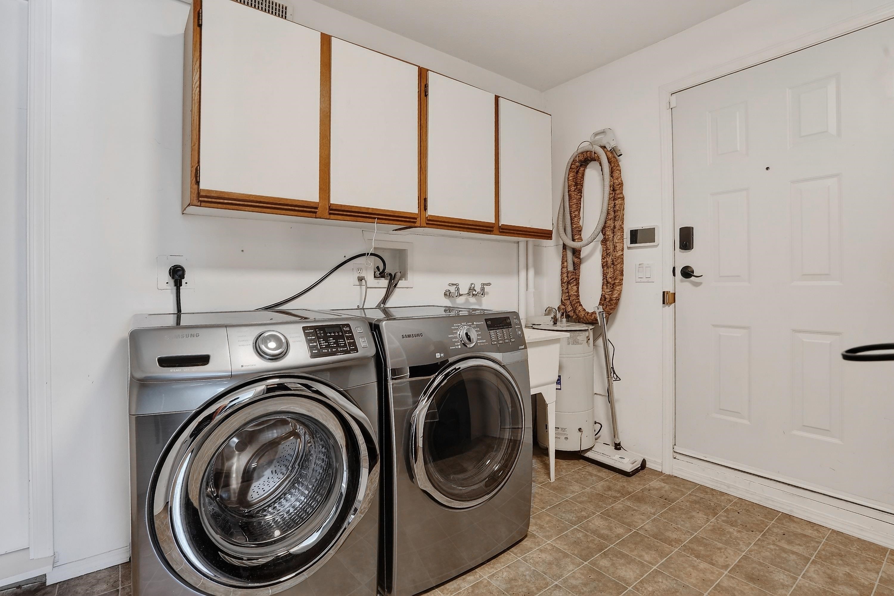 19529 60A Avenue, Surrey, BC