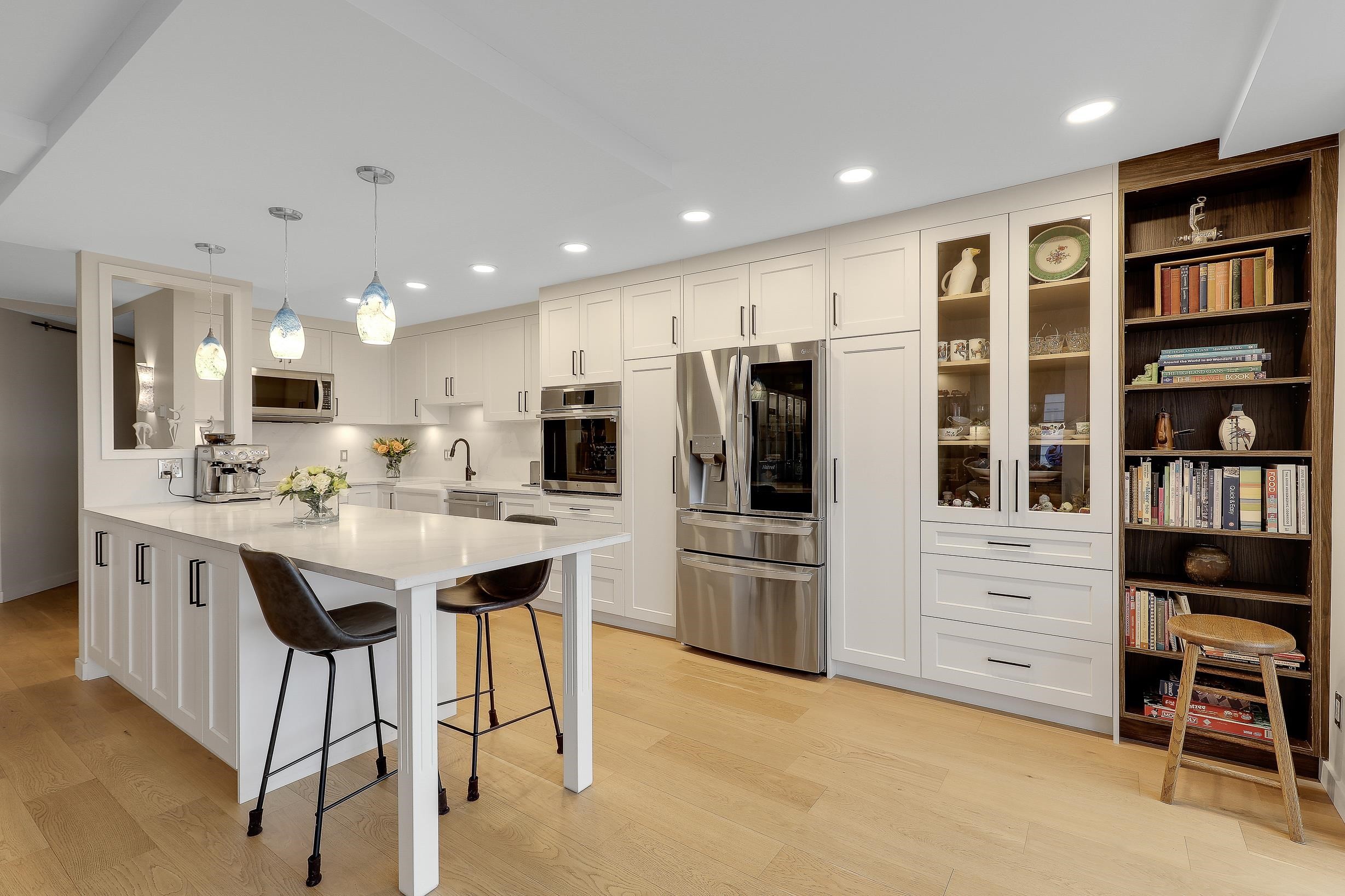 204-15165 Marine Drive, White Rock, BC