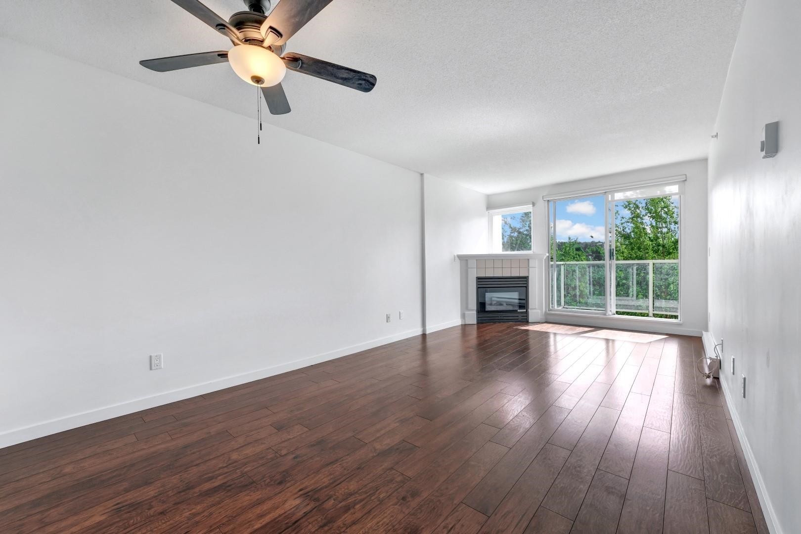 803-9830 Whalley Boulevard, Surrey, BC