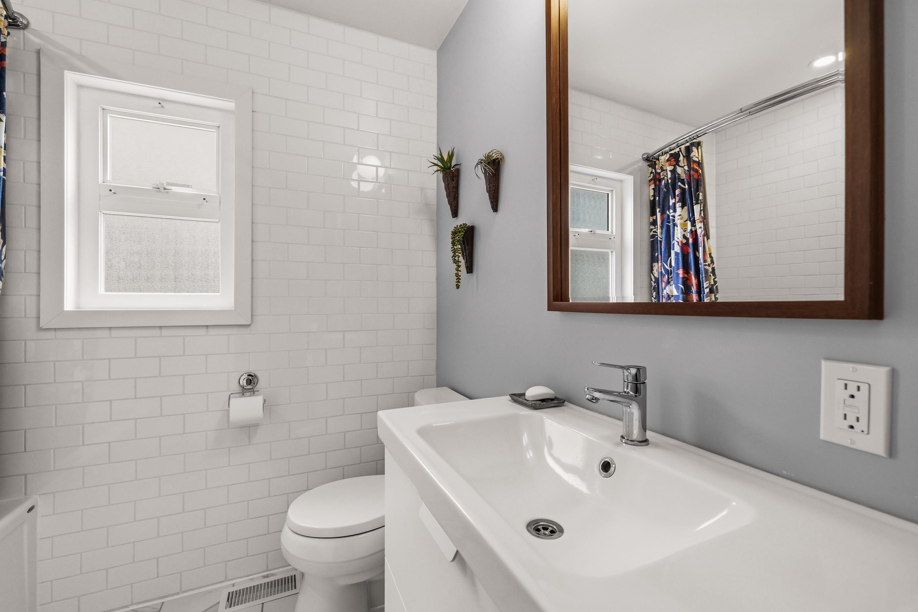 11516 97 Avenue, Surrey, BC