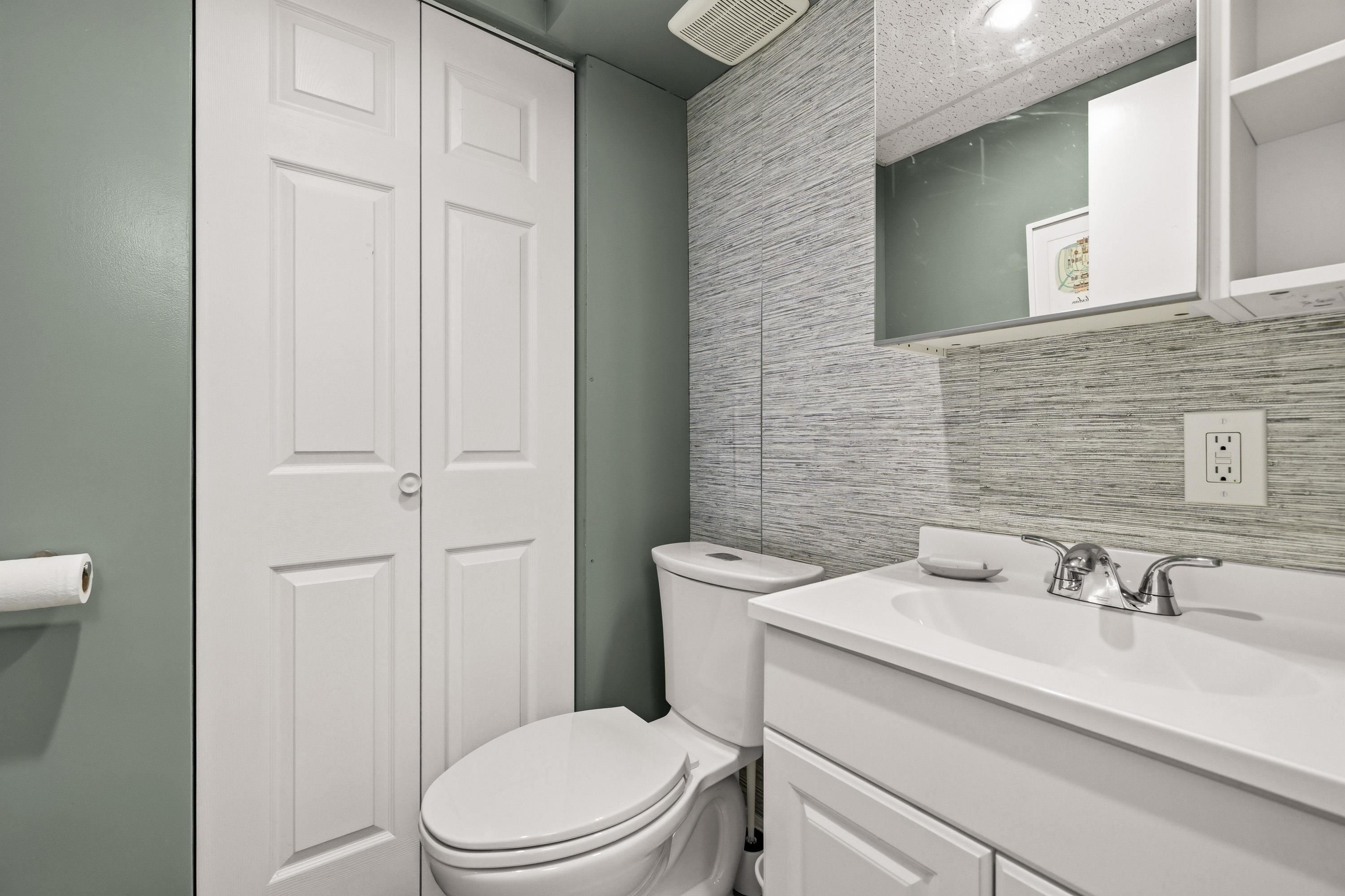 11516 97 Avenue, Surrey, BC