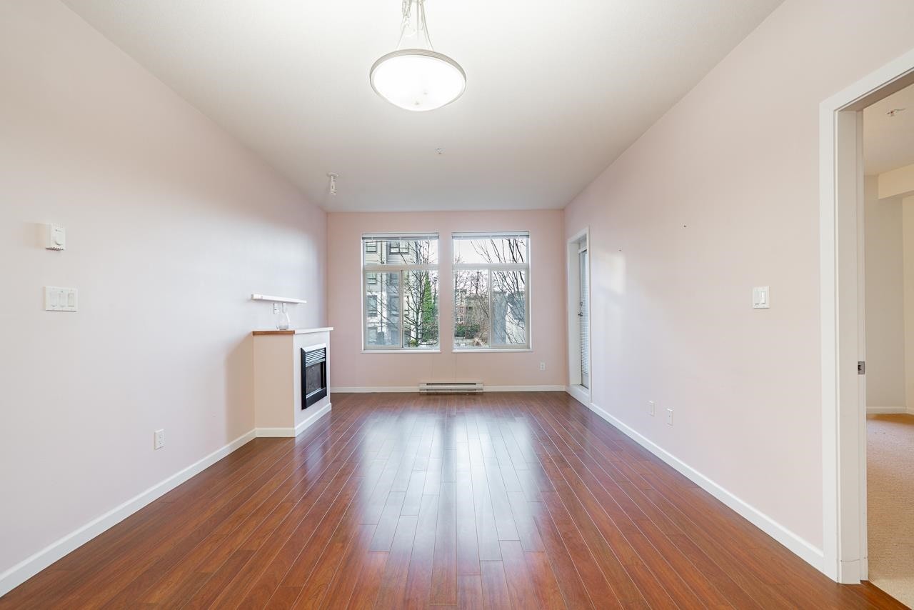 202-15388 101 Avenue, Surrey, BC