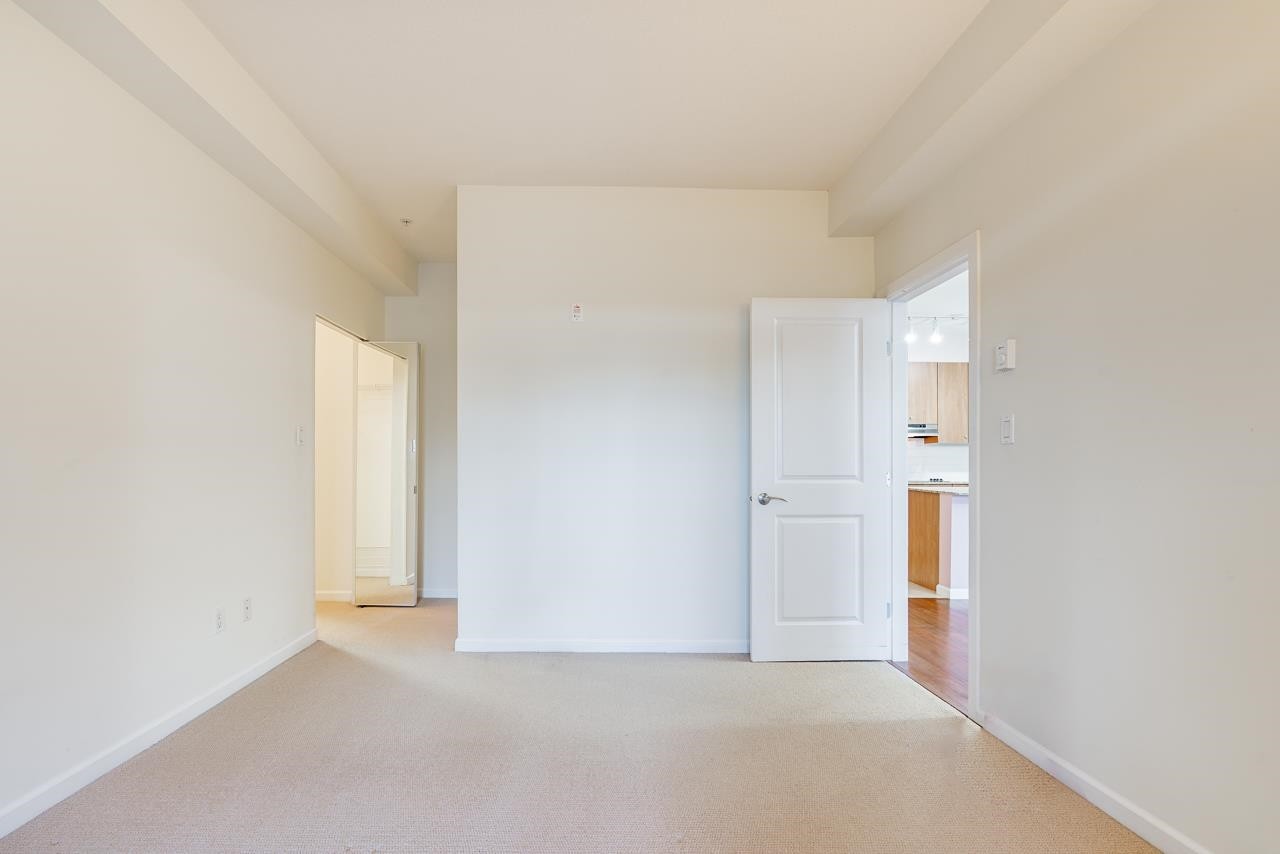 202-15388 101 Avenue, Surrey, BC