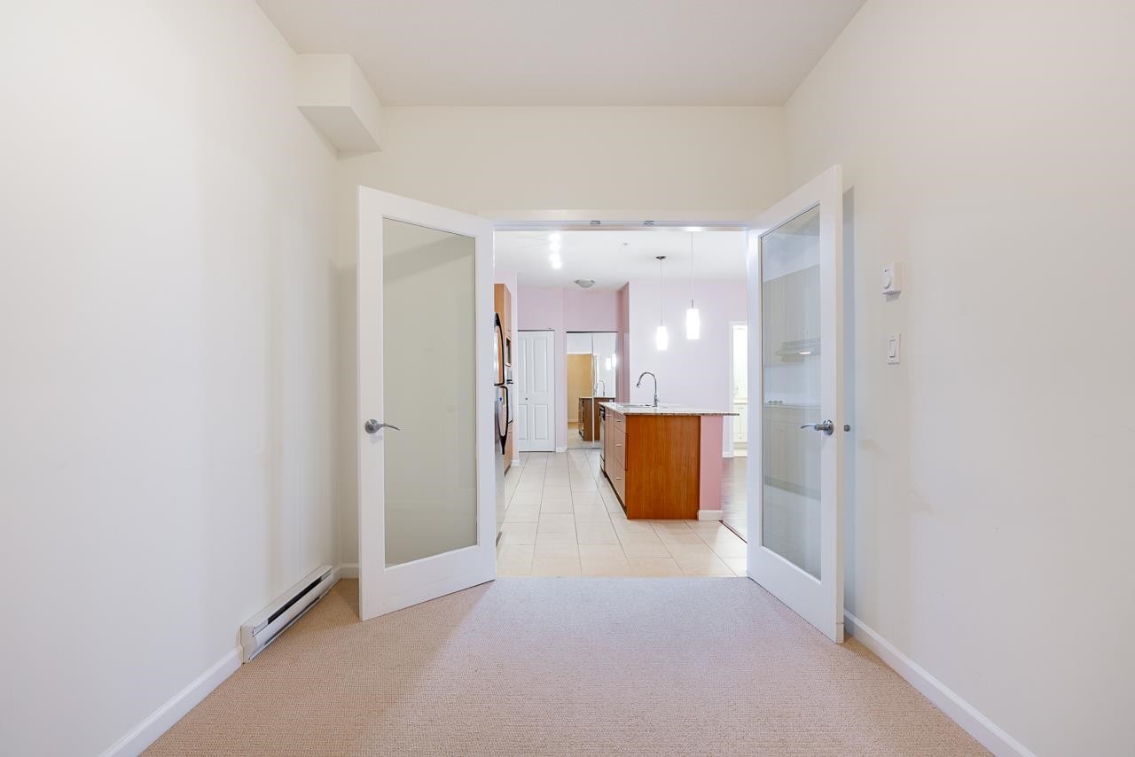 202-15388 101 Avenue, Surrey, BC