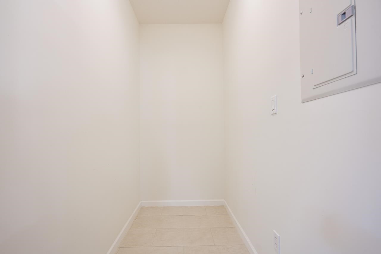 202-15388 101 Avenue, Surrey, BC