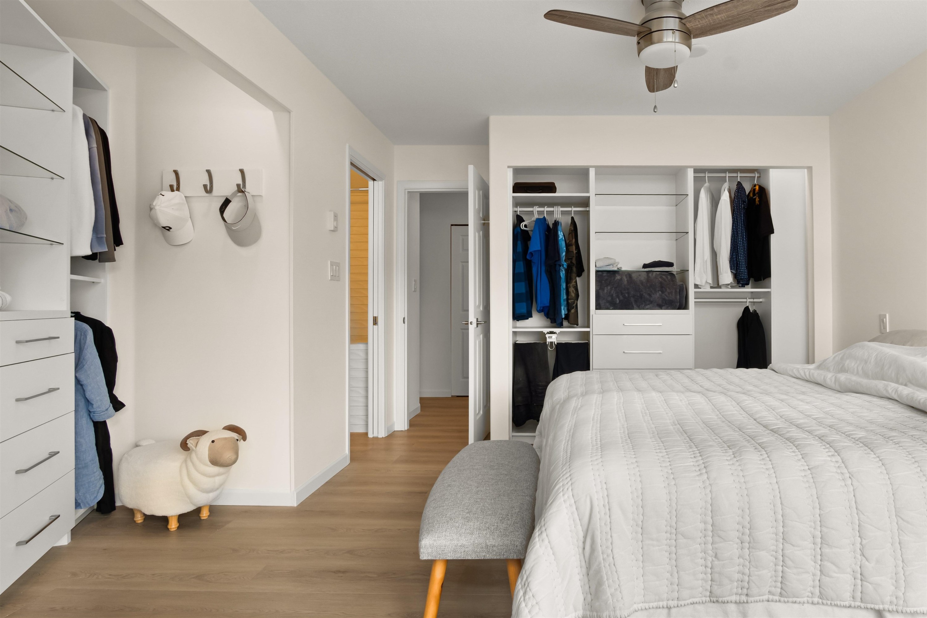 206-1119 Vidal Street, White Rock, BC