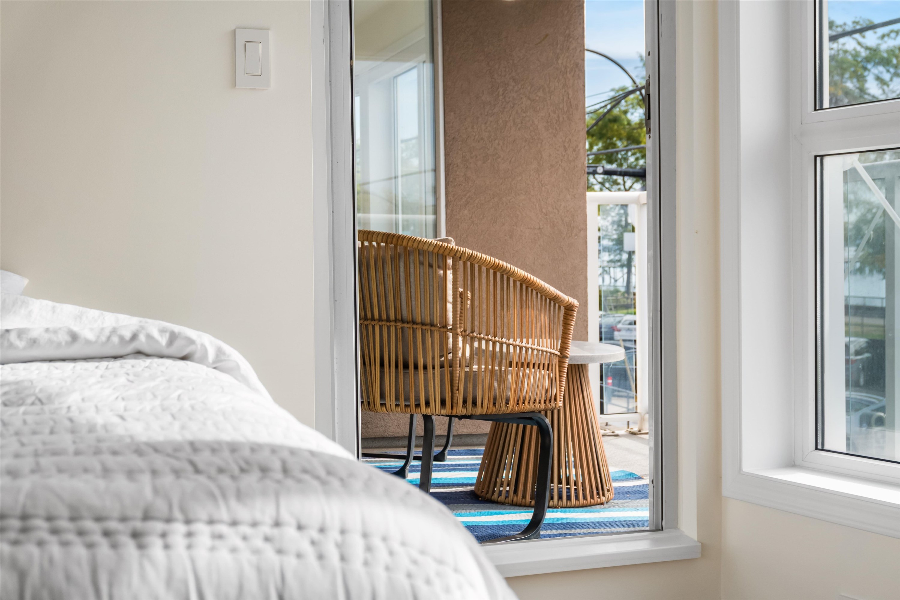 206-1119 Vidal Street, White Rock, BC