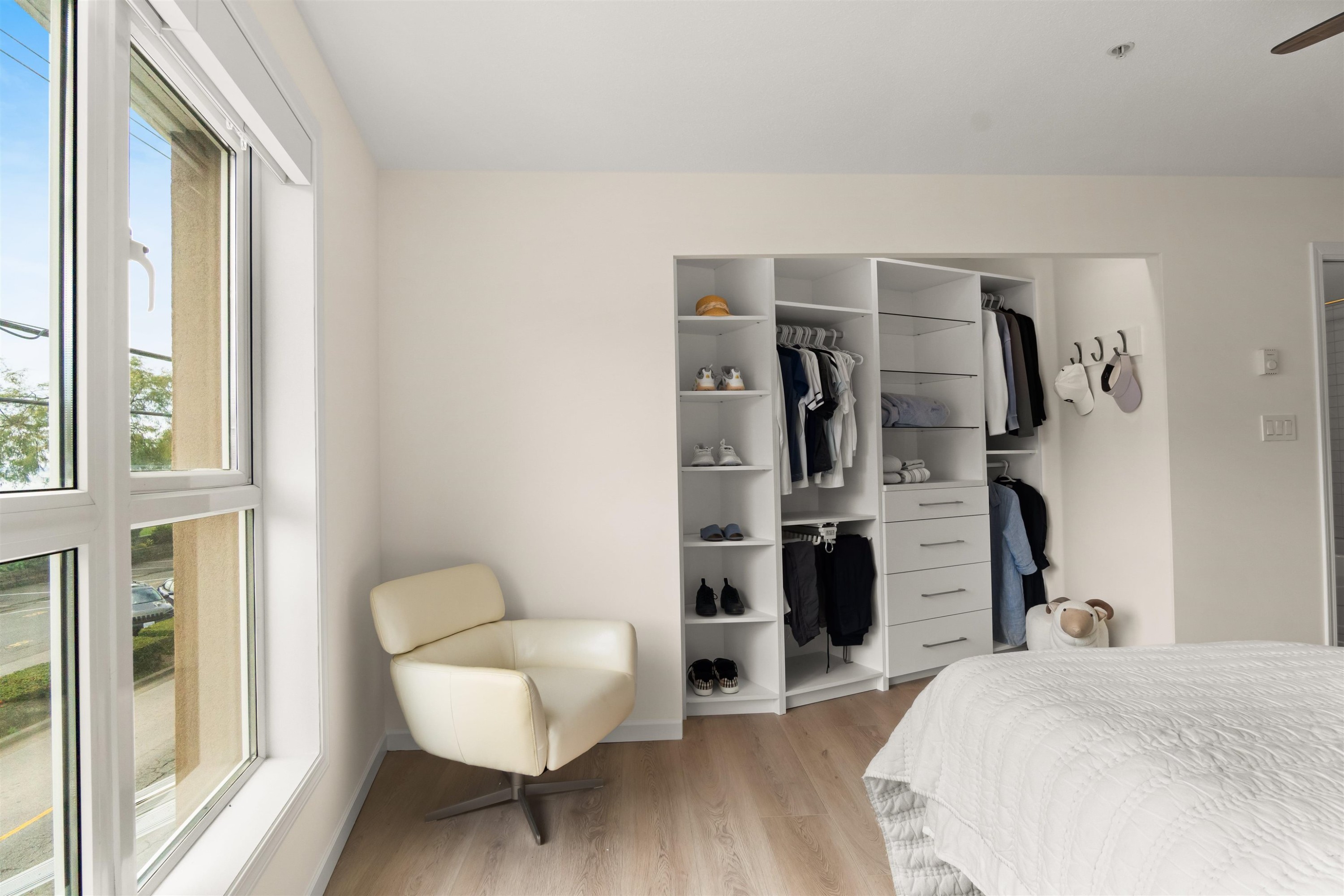 206-1119 Vidal Street, White Rock, BC