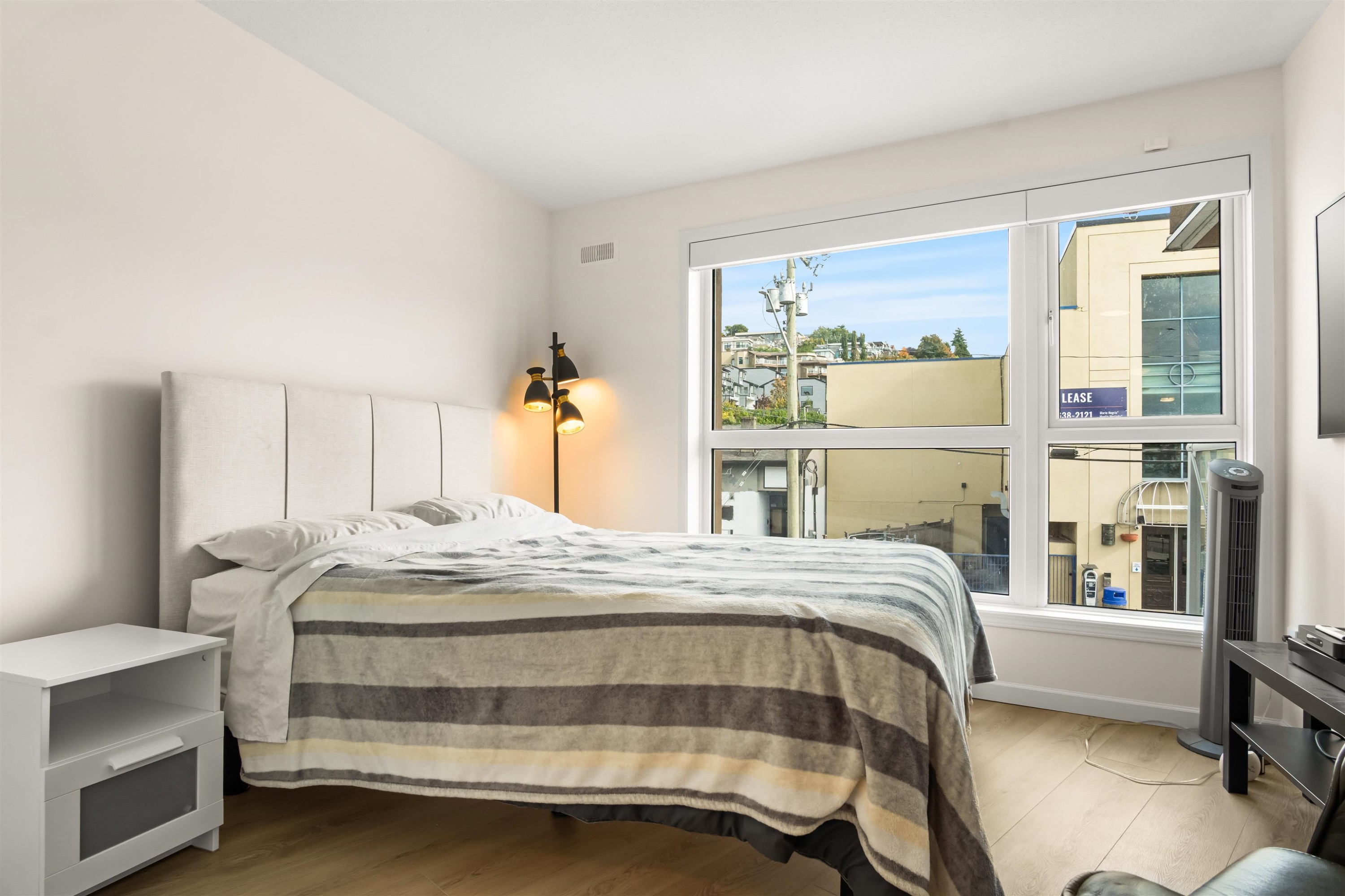 206-1119 Vidal Street, White Rock, BC