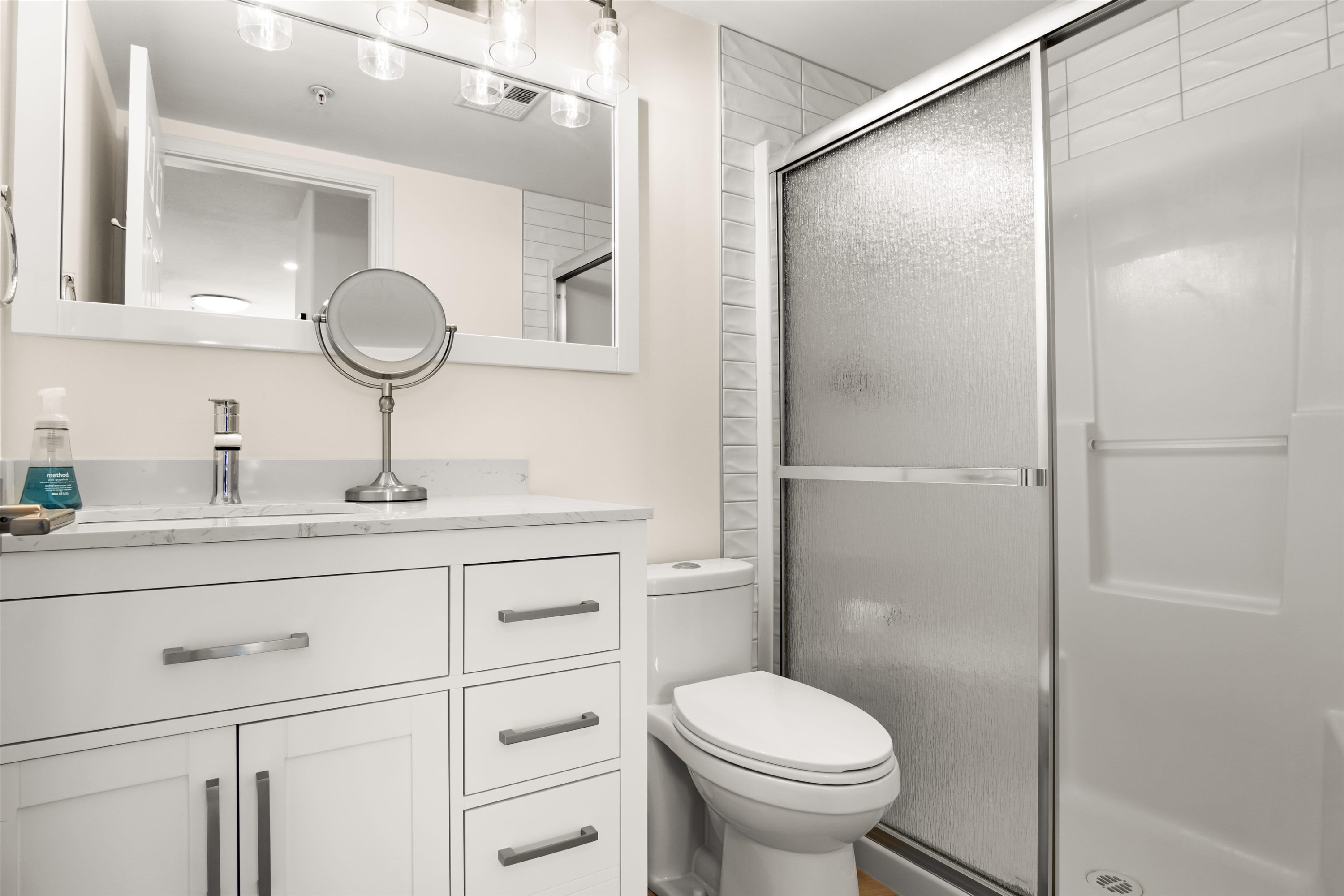 206-1119 Vidal Street, White Rock, BC