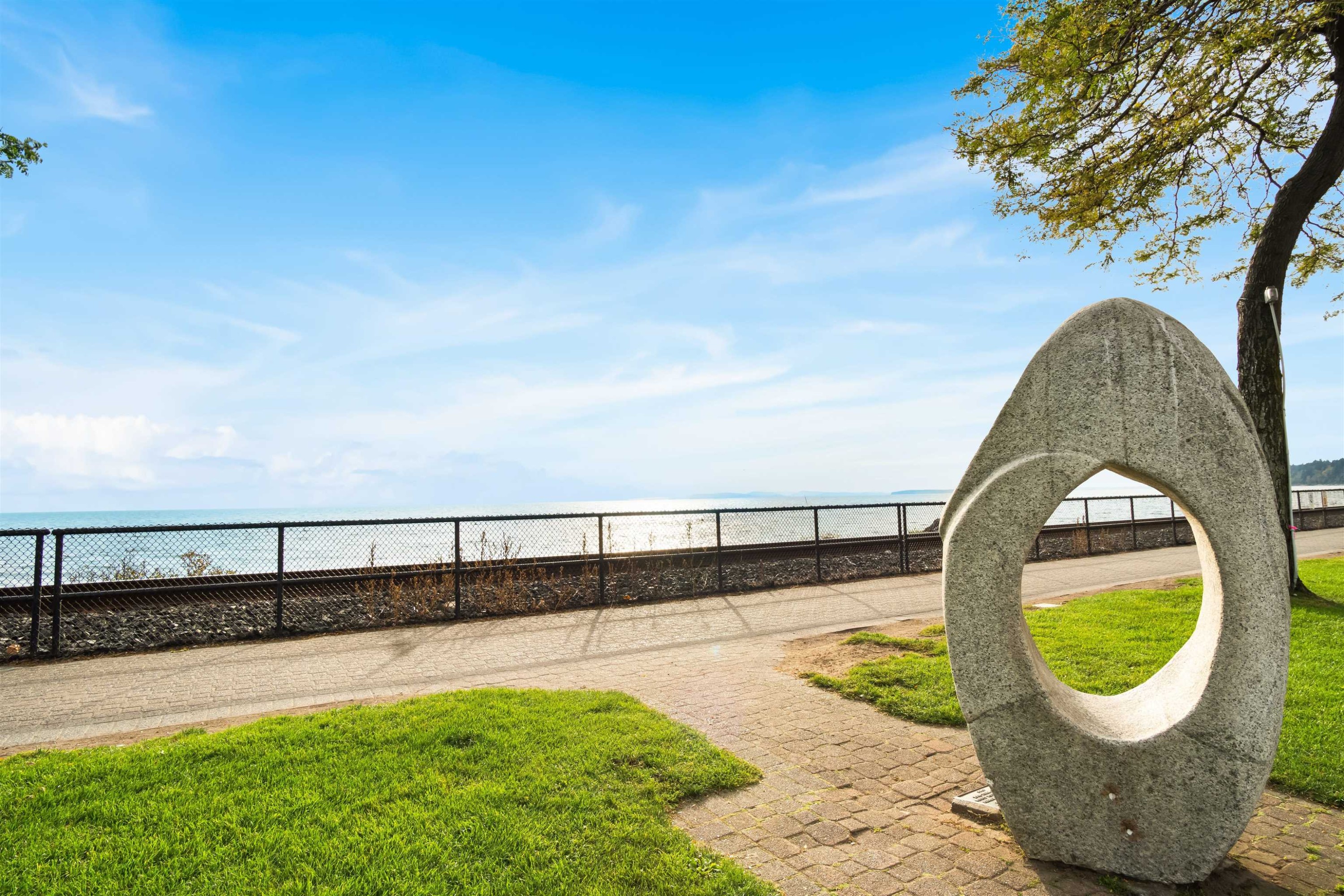 206-1119 Vidal Street, White Rock, BC