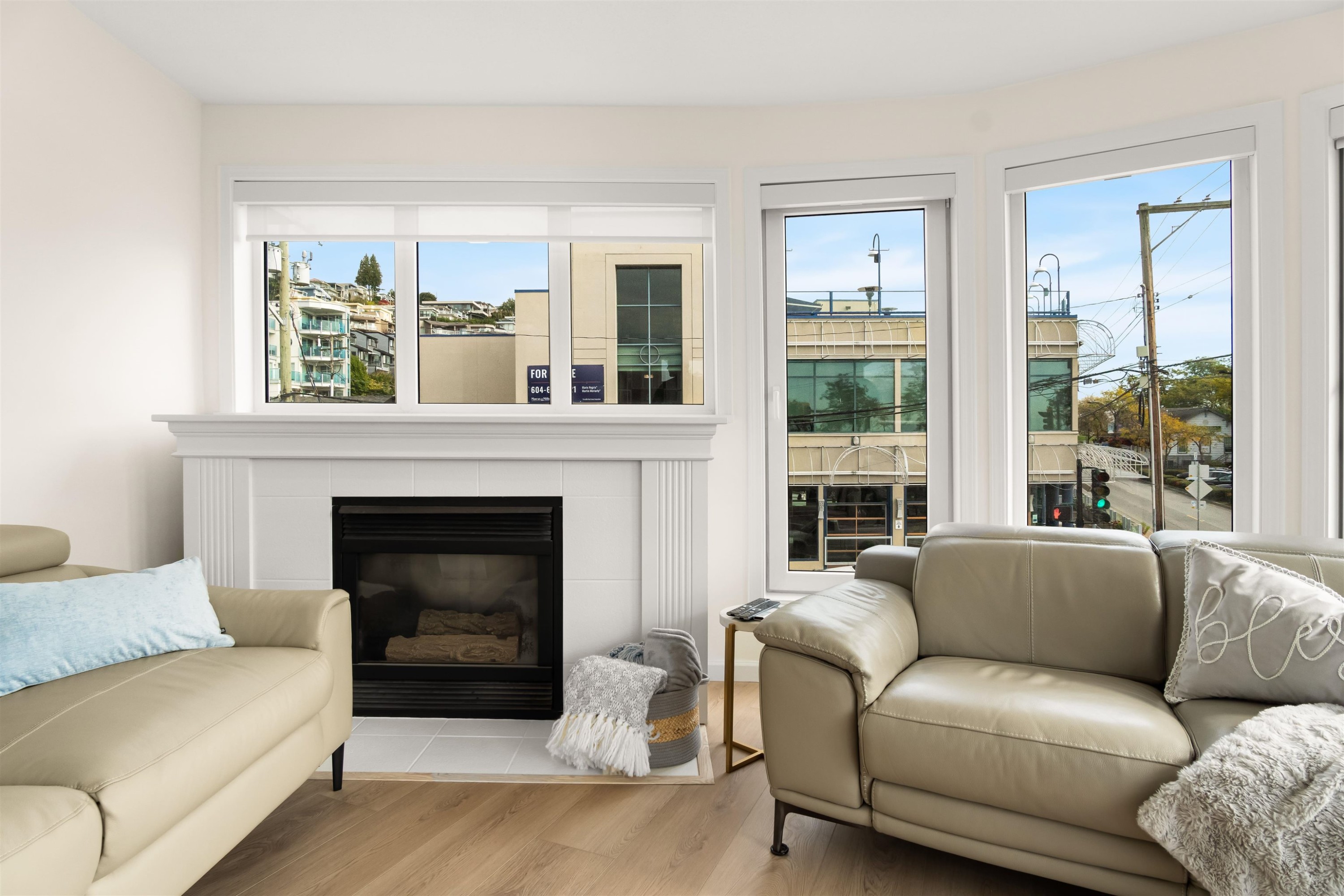 206-1119 Vidal Street, White Rock, BC