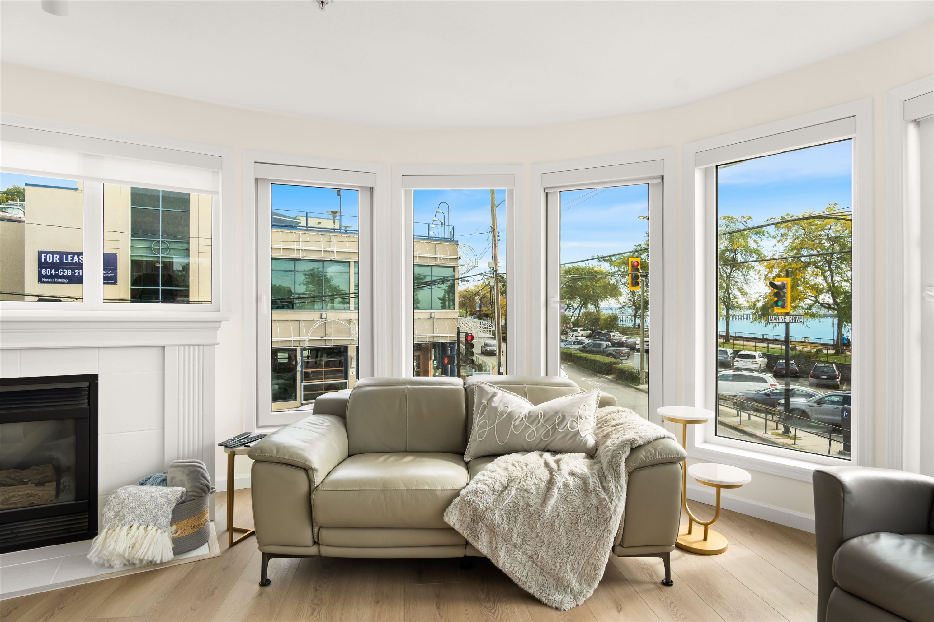 206-1119 Vidal Street, White Rock, BC