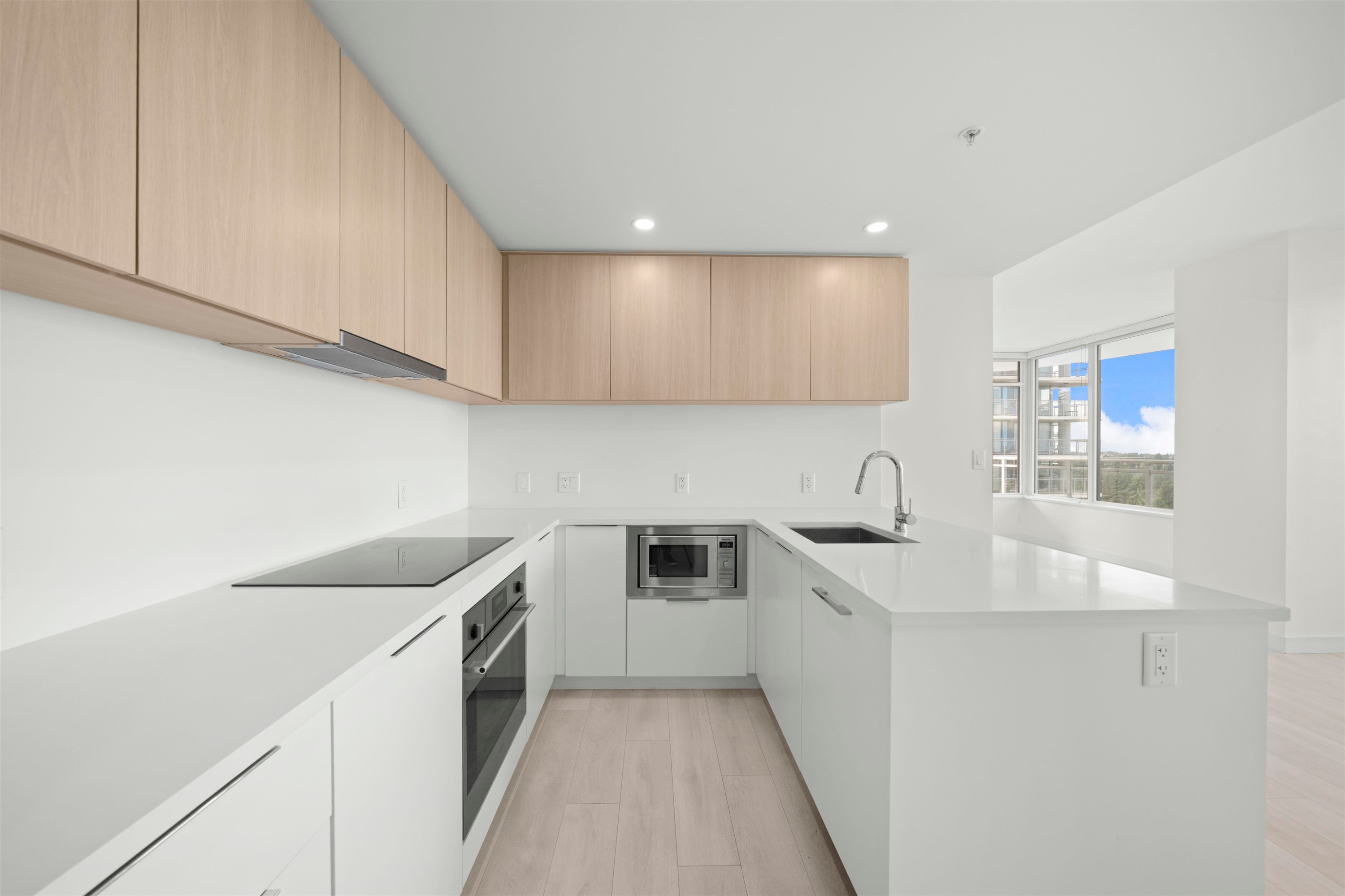 2108-13318 104 Avenue, Surrey, BC