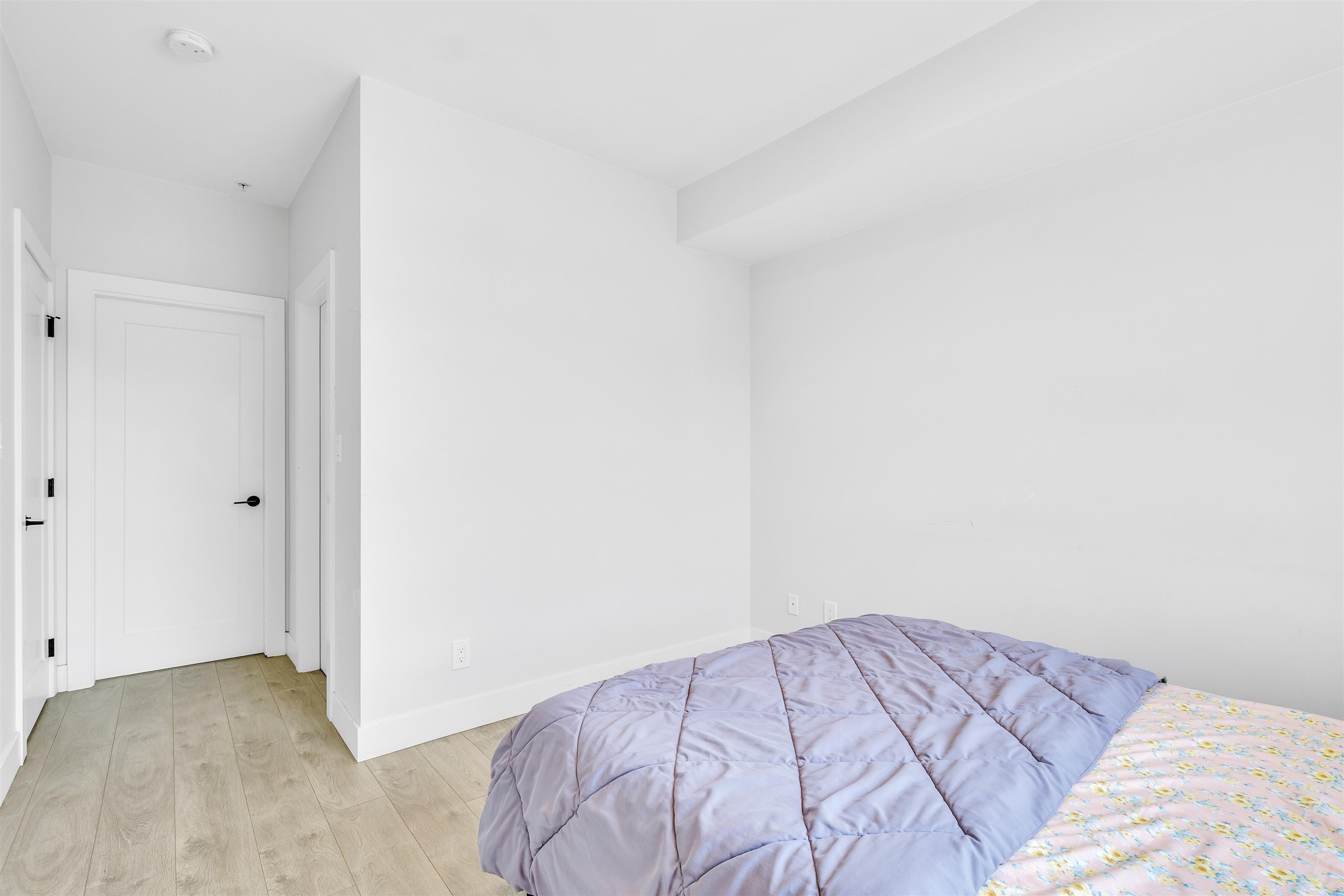 212-14818 60 Avenue, Surrey, BC