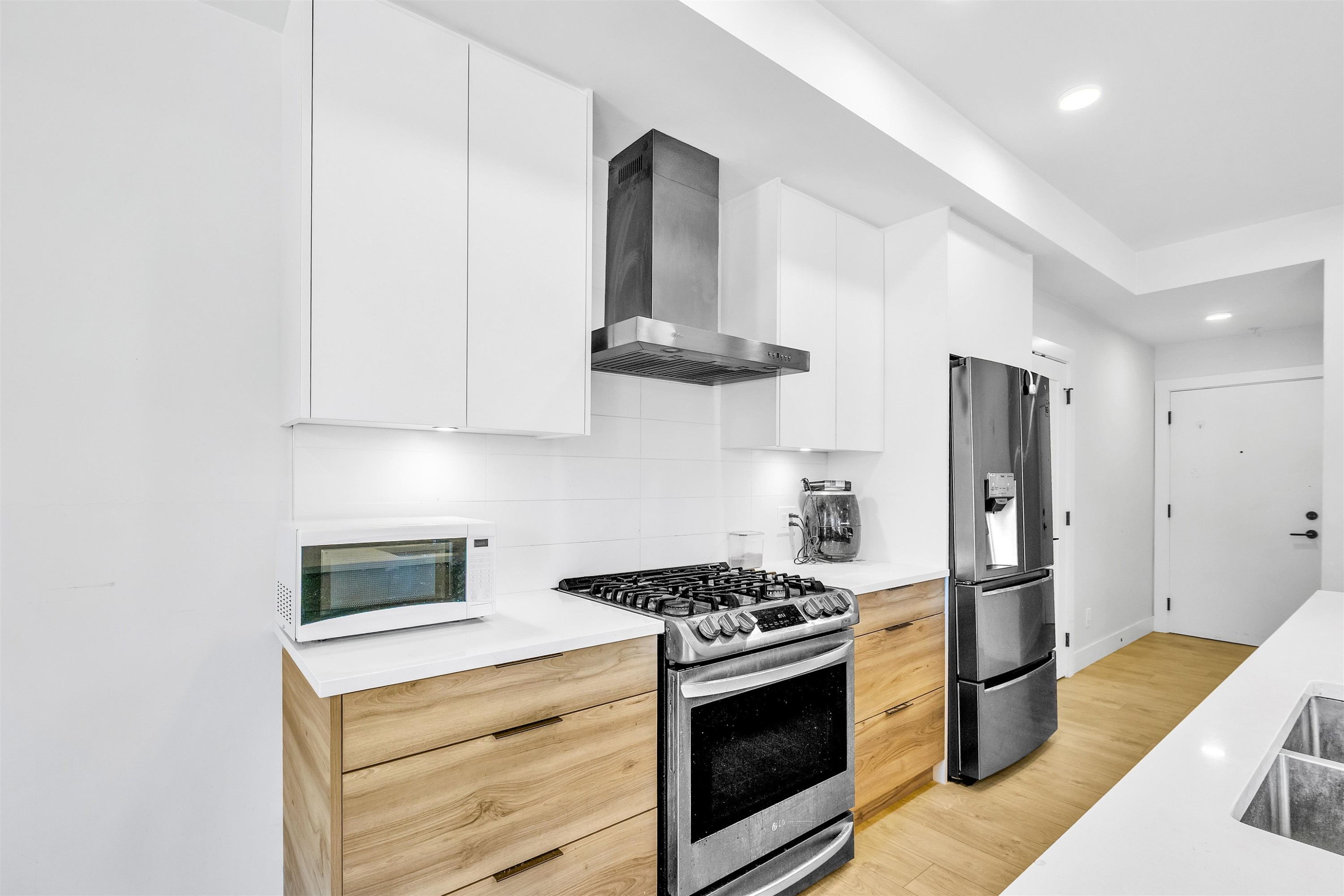 212-14818 60 Avenue, Surrey, BC