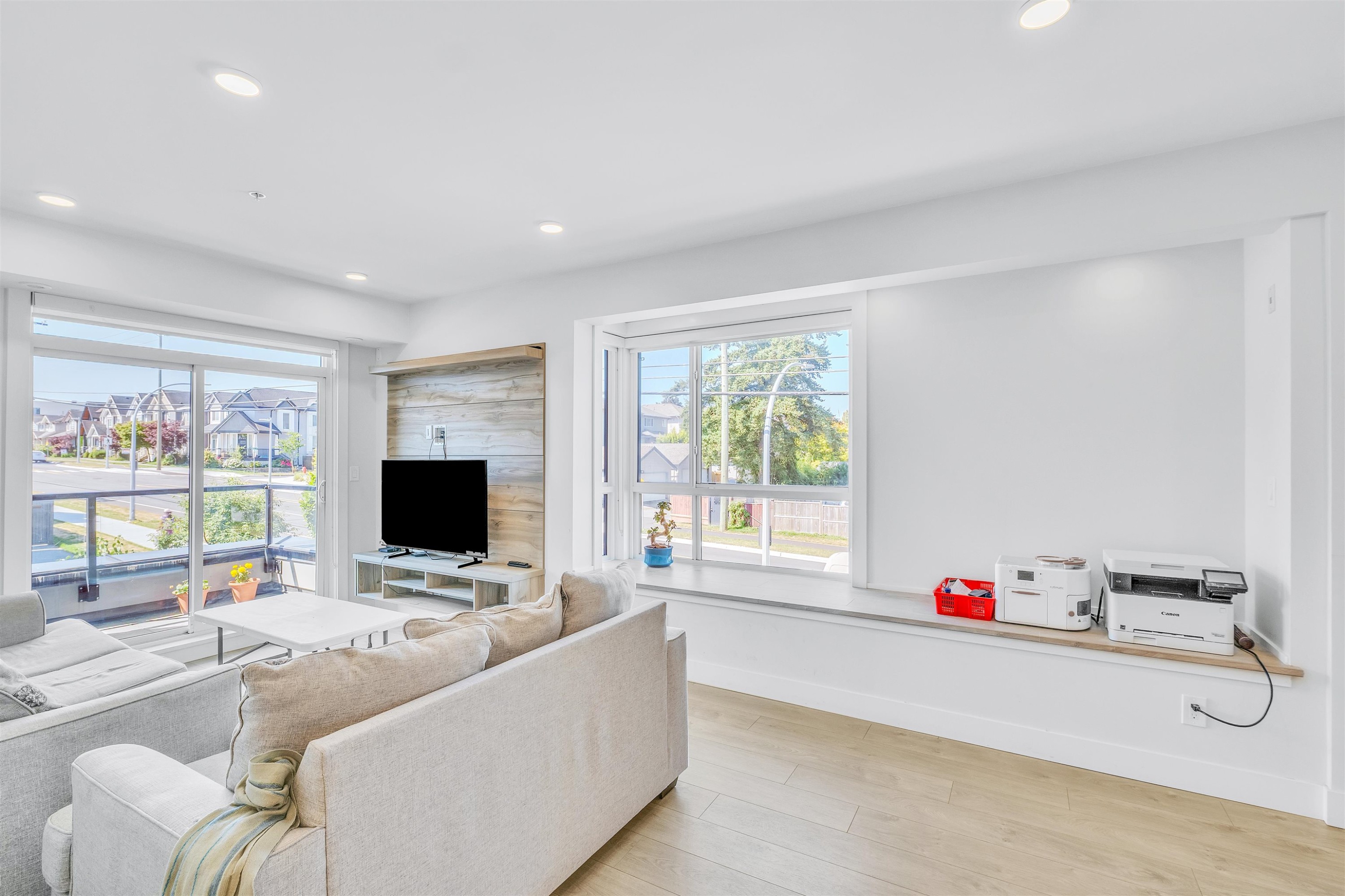 212-14818 60 Avenue, Surrey, BC