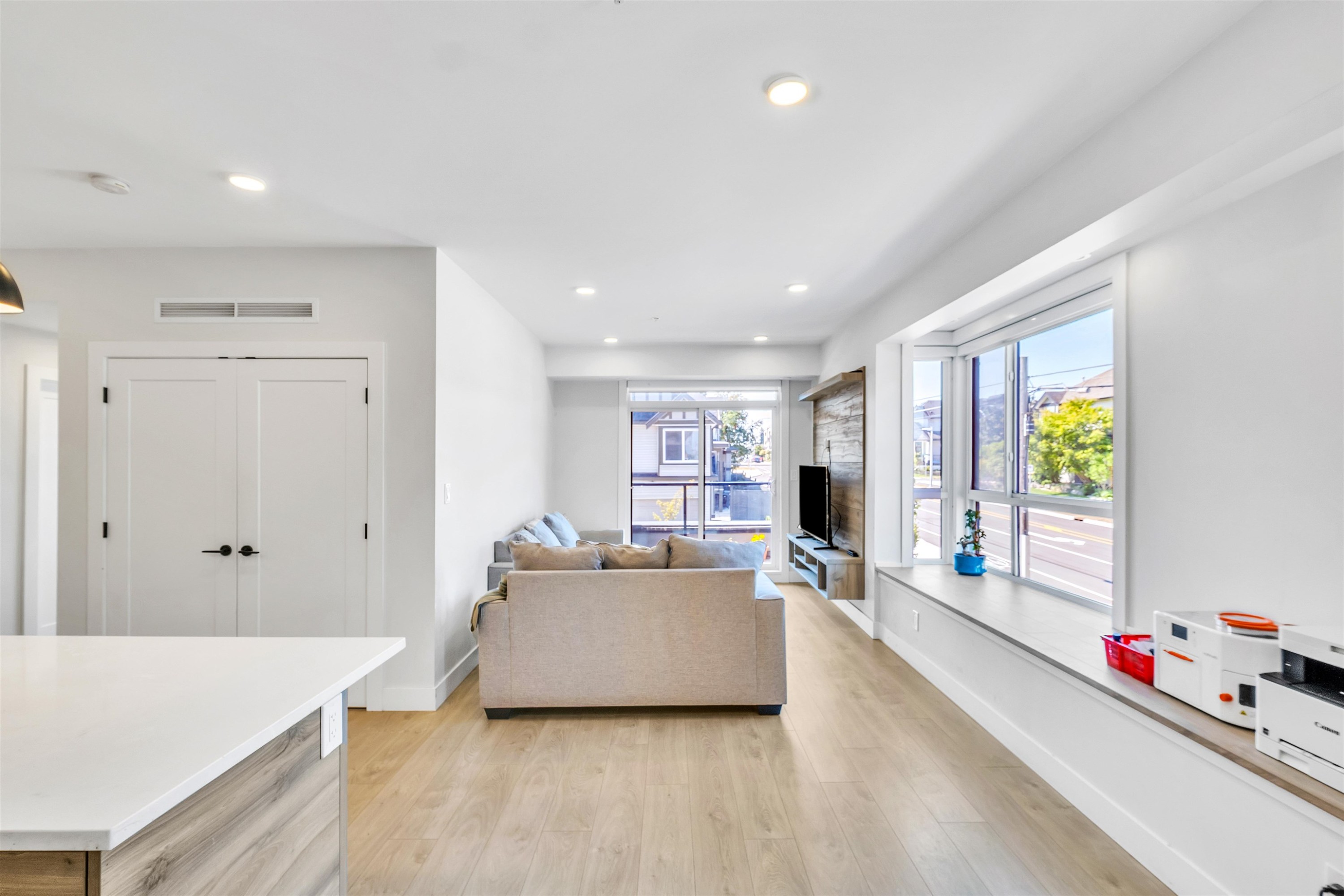 212-14818 60 Avenue, Surrey, BC