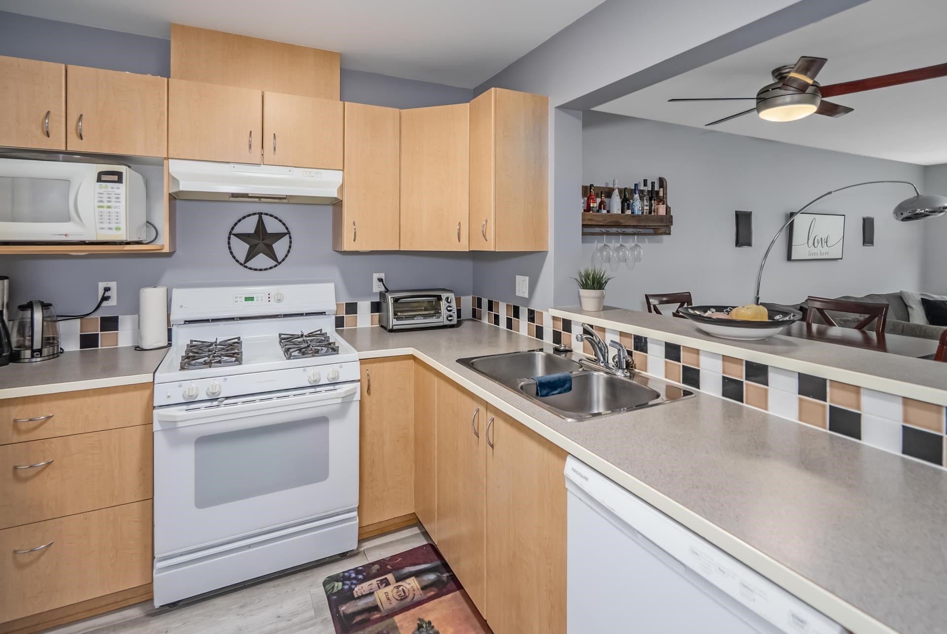 417-15210 Guildford Drive, Surrey, BC