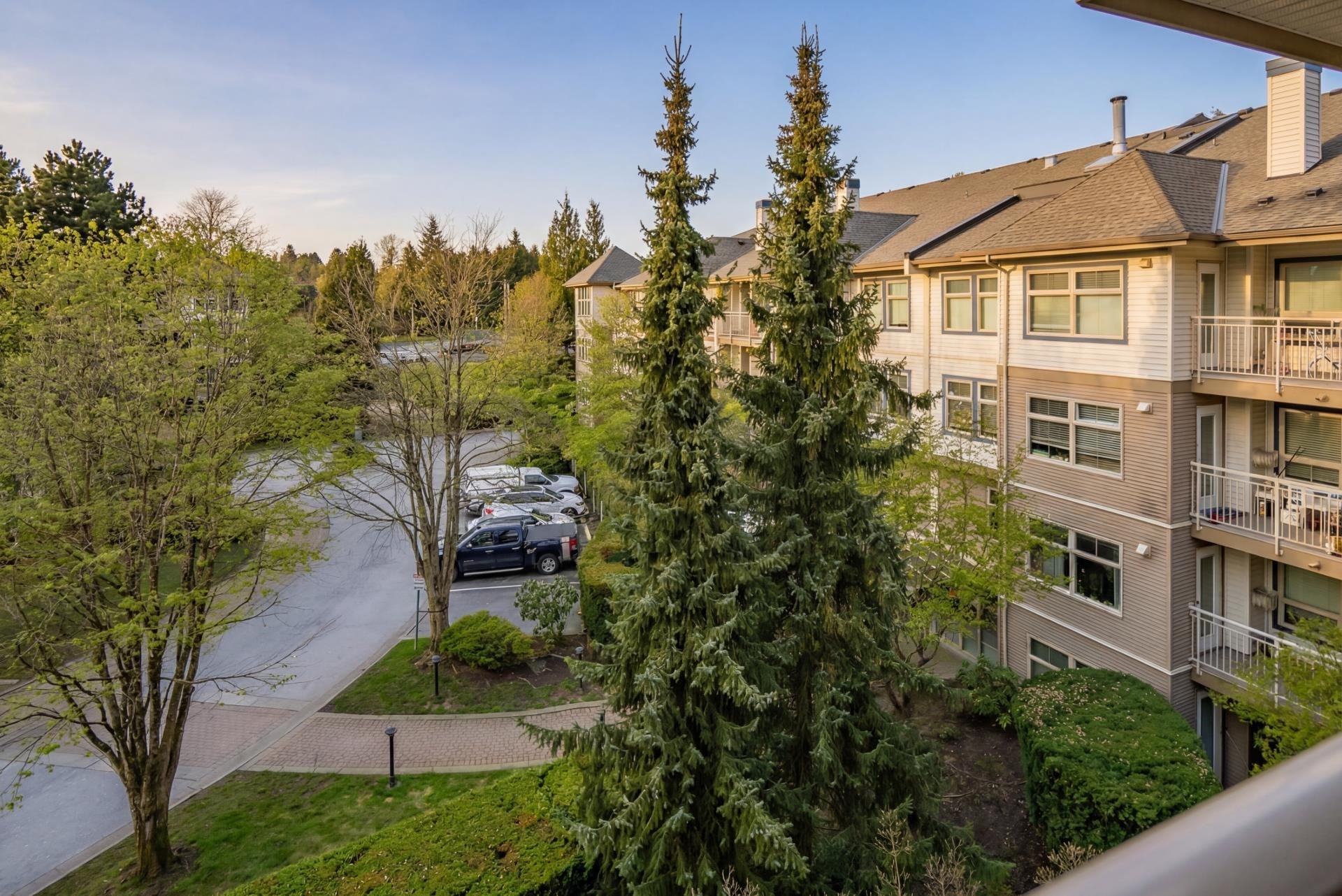 417-15210 Guildford Drive, Surrey, BC