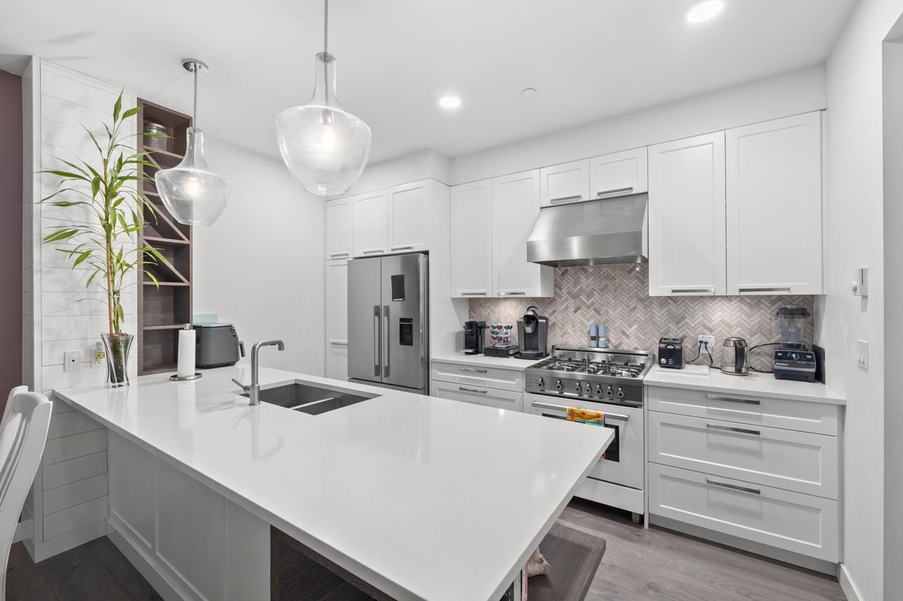 110-33540 Mayfair Avenue, Abbotsford, BC