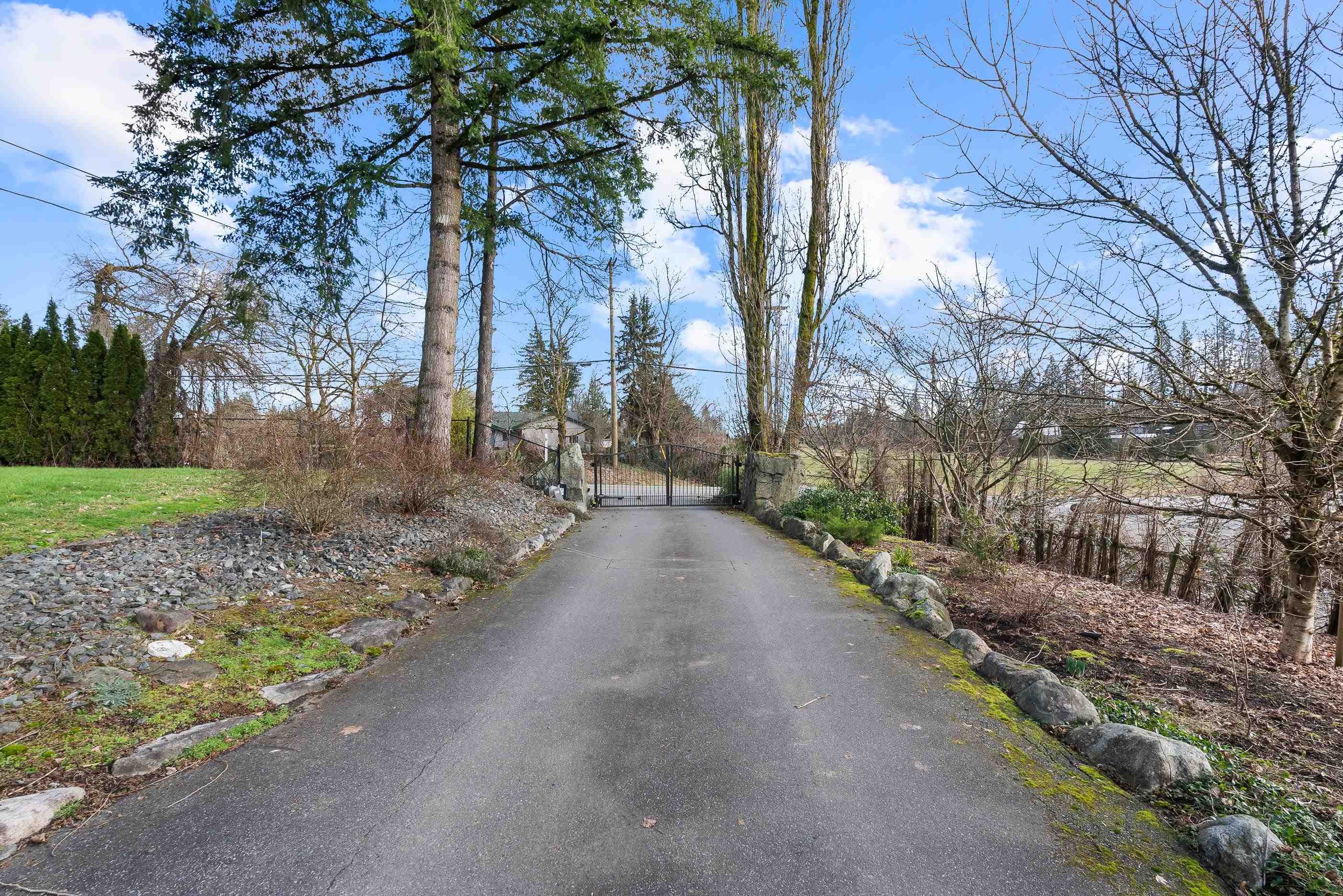 9729 216 Street, Langley, BC