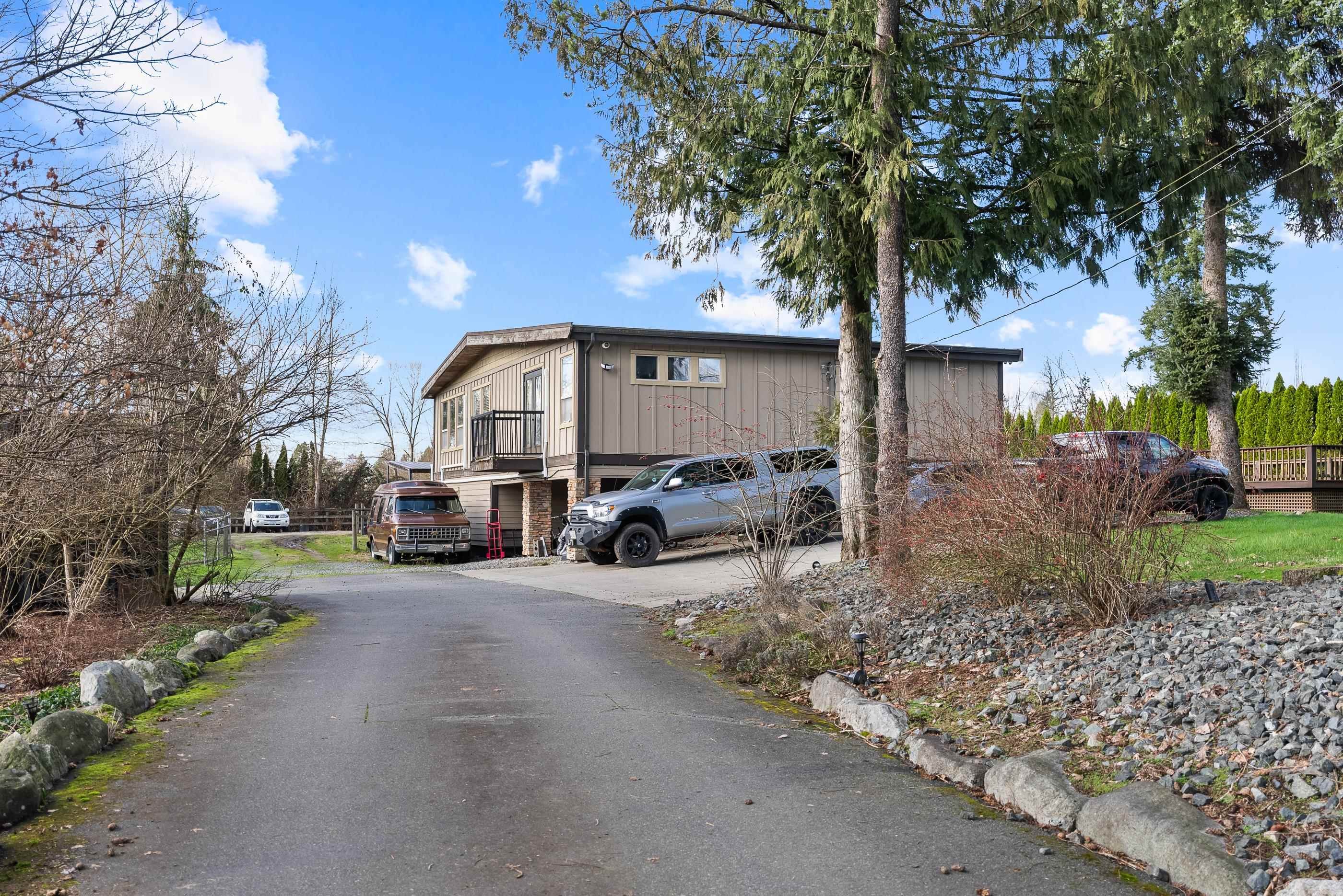 9729 216 Street, Langley, BC