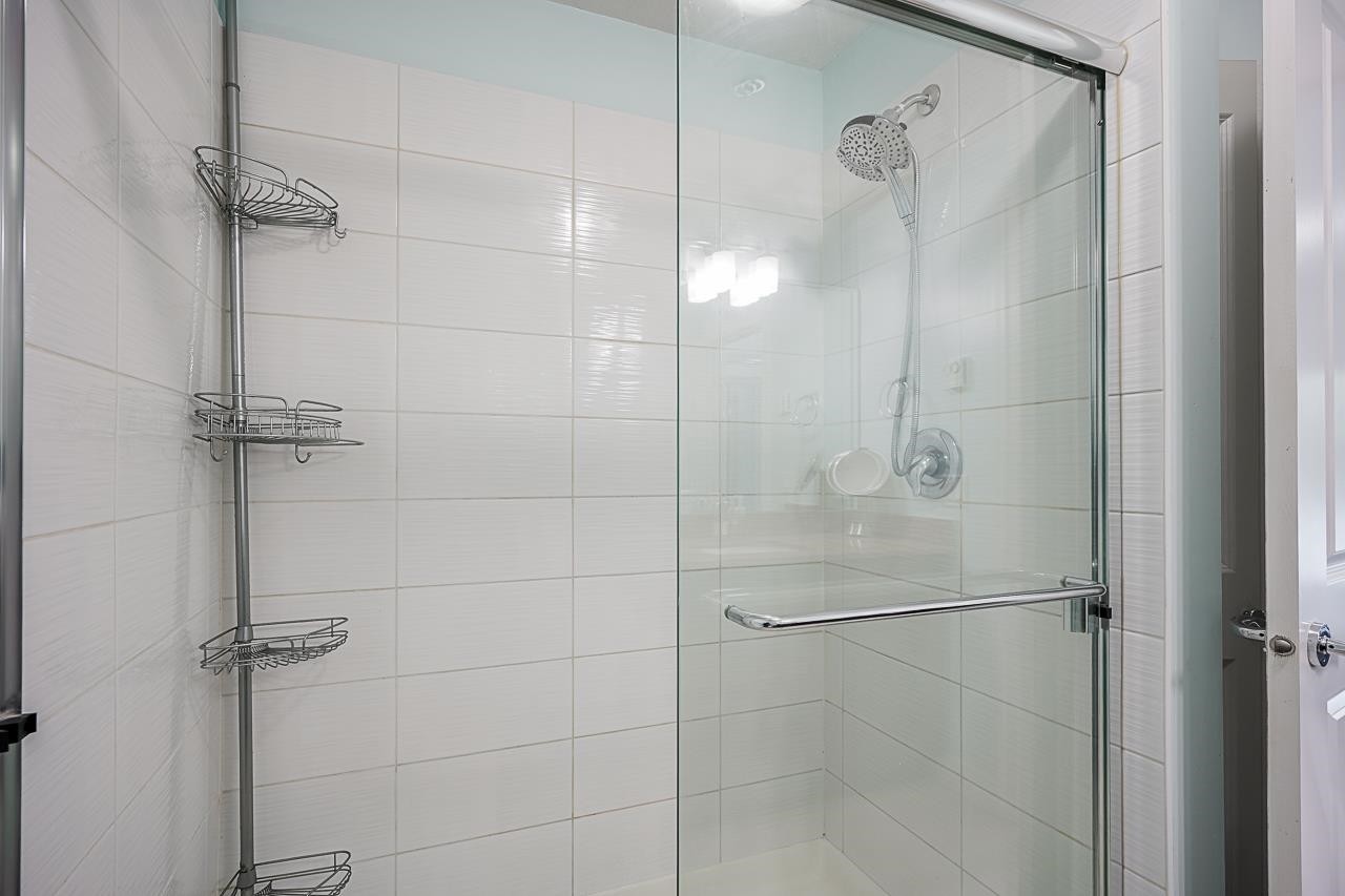 316-6480 195A Street, Surrey, BC