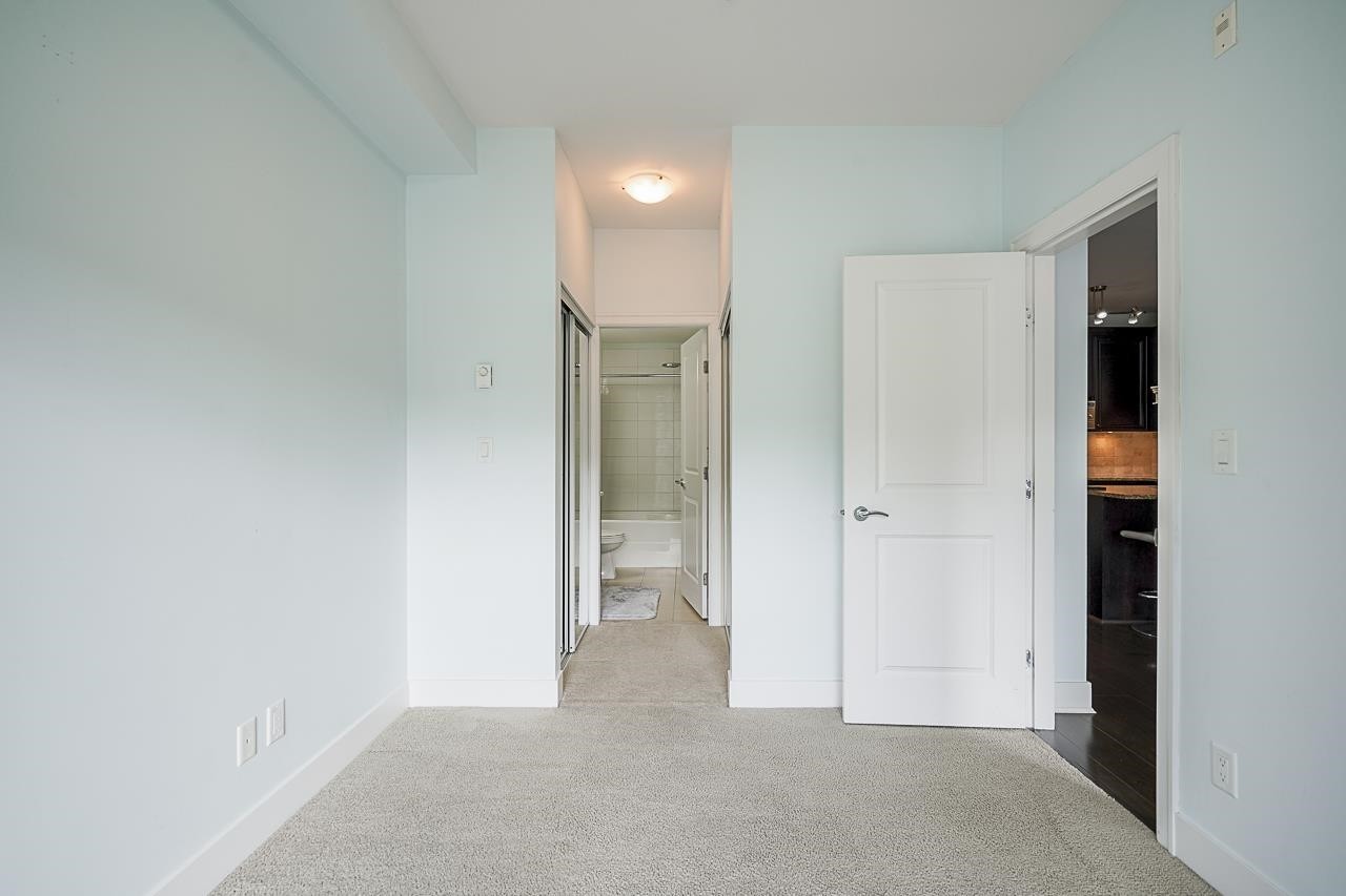 316-6480 195A Street, Surrey, BC