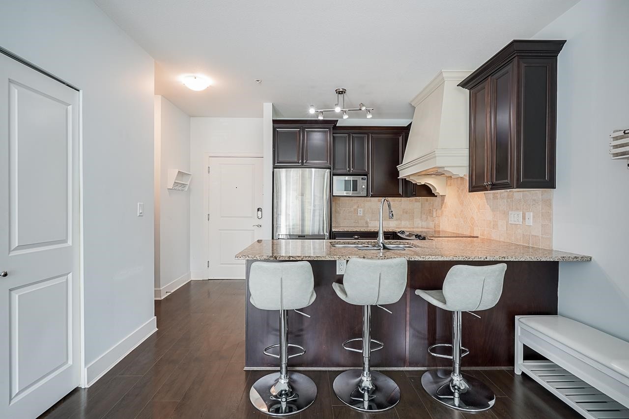 316-6480 195A Street, Surrey, BC