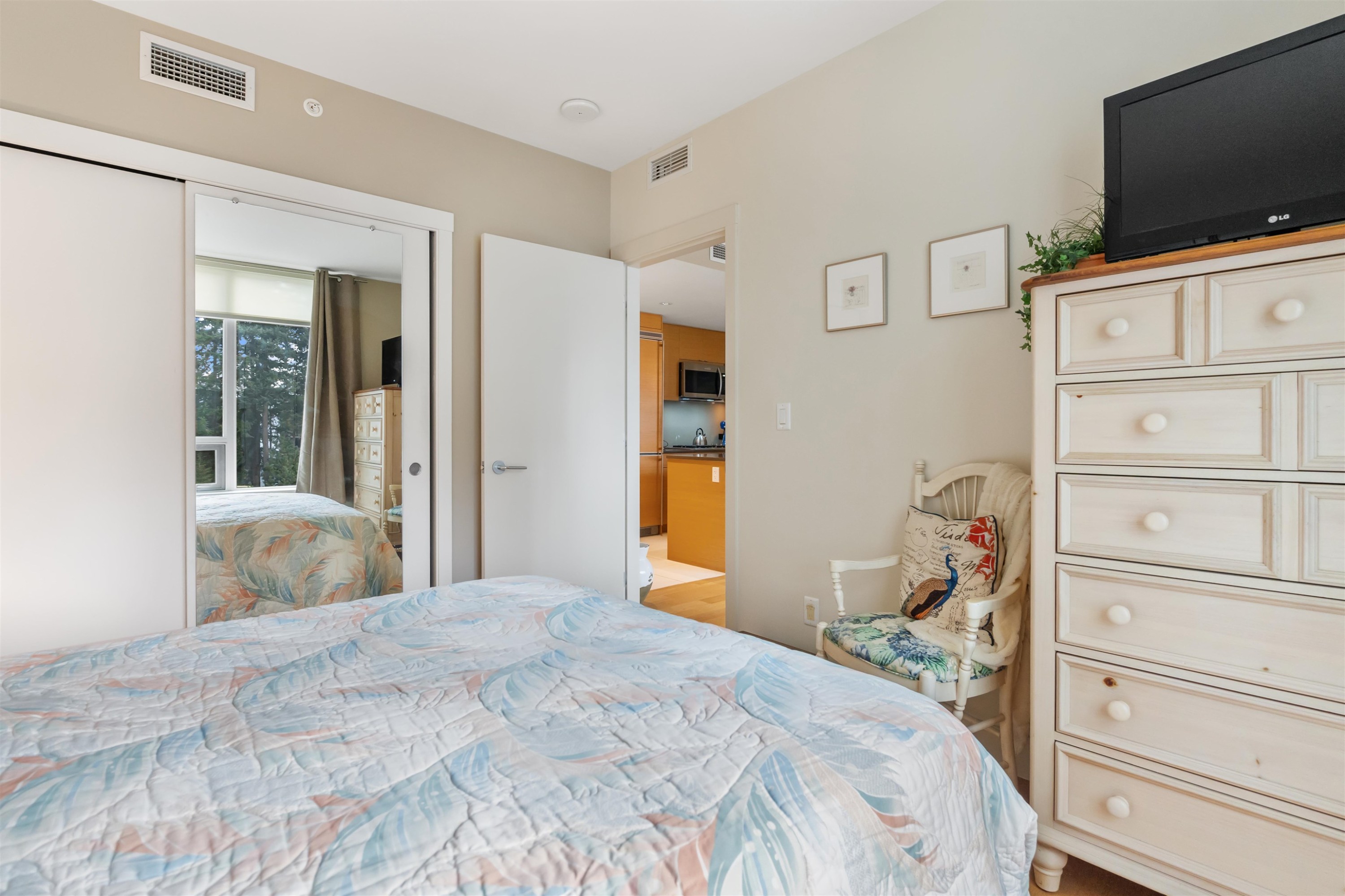 303-1473 Johnston Road, White Rock, BC