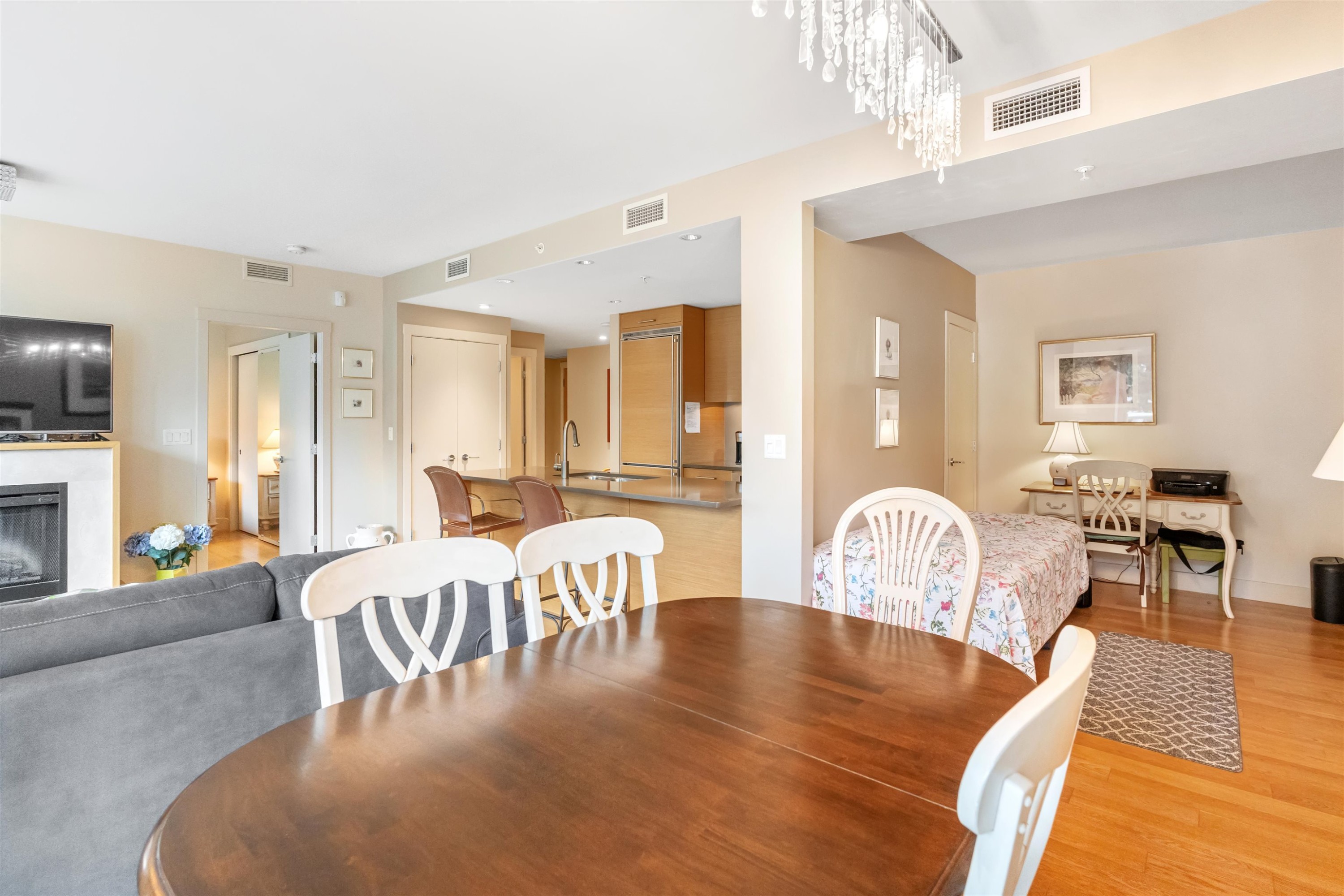 303-1473 Johnston Road, White Rock, BC