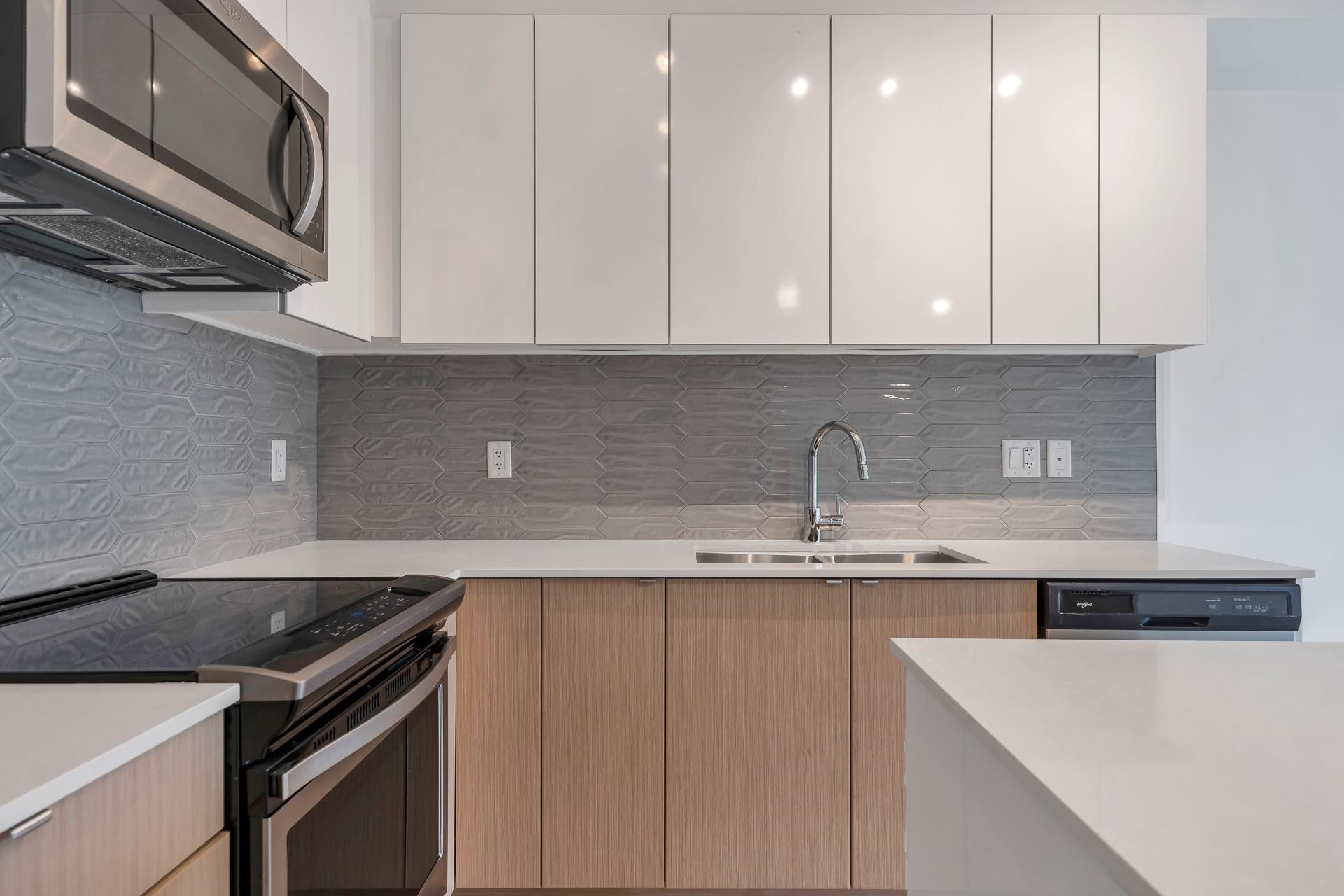 204-19567 64 Avenue, Surrey, BC