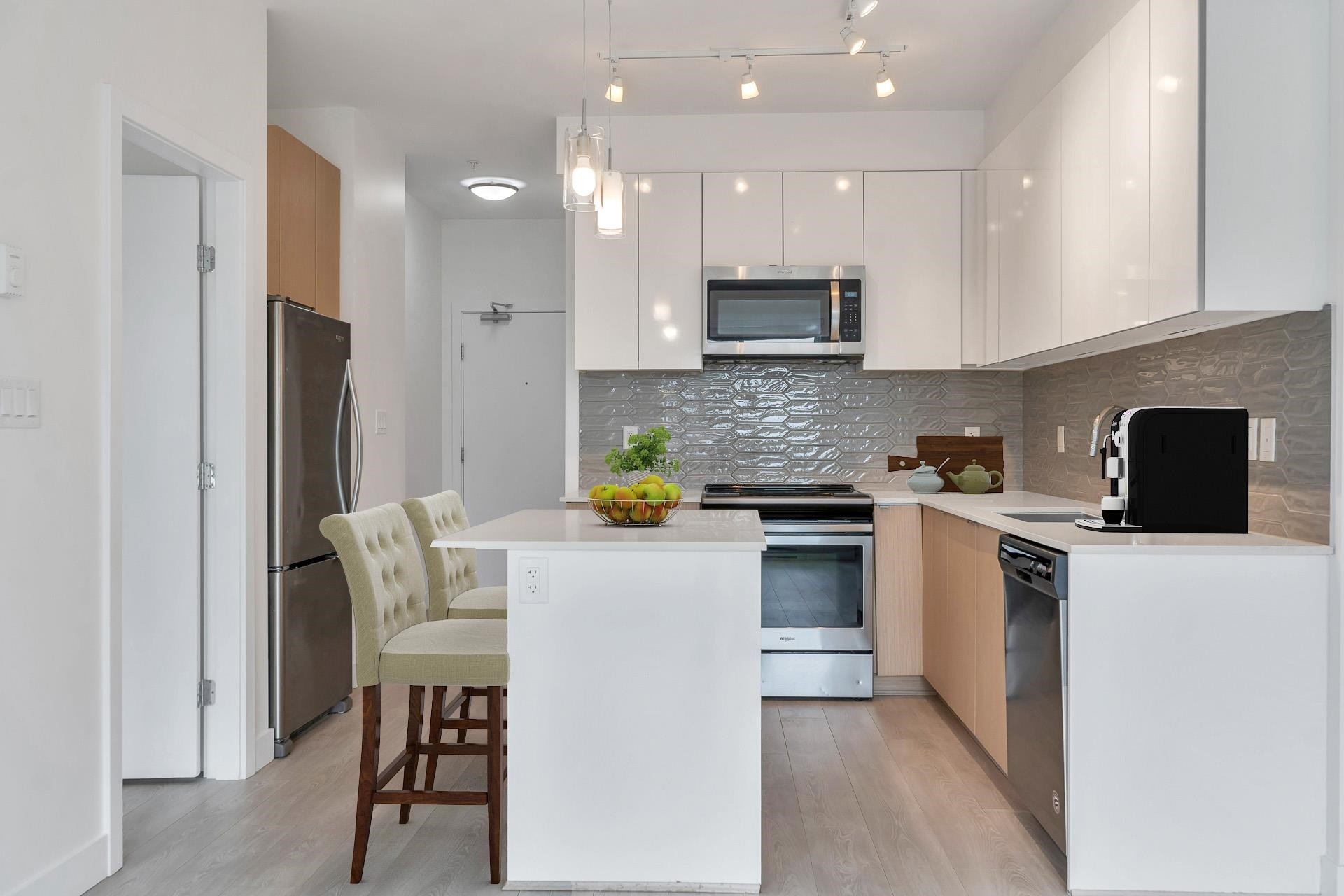 204-19567 64 Avenue, Surrey, BC