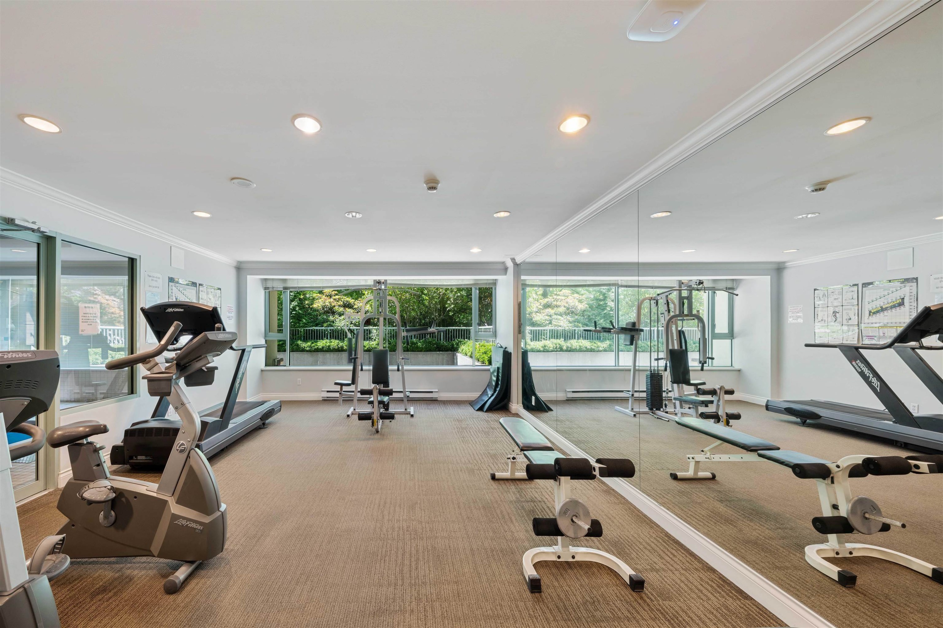 1605-15030 101 Avenue, Surrey, BC