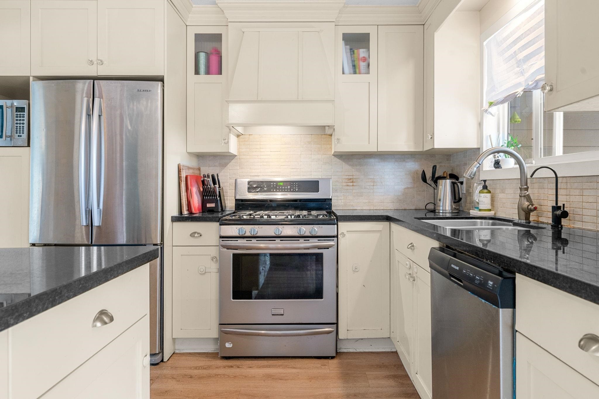 1276 Kent Street, White Rock, BC