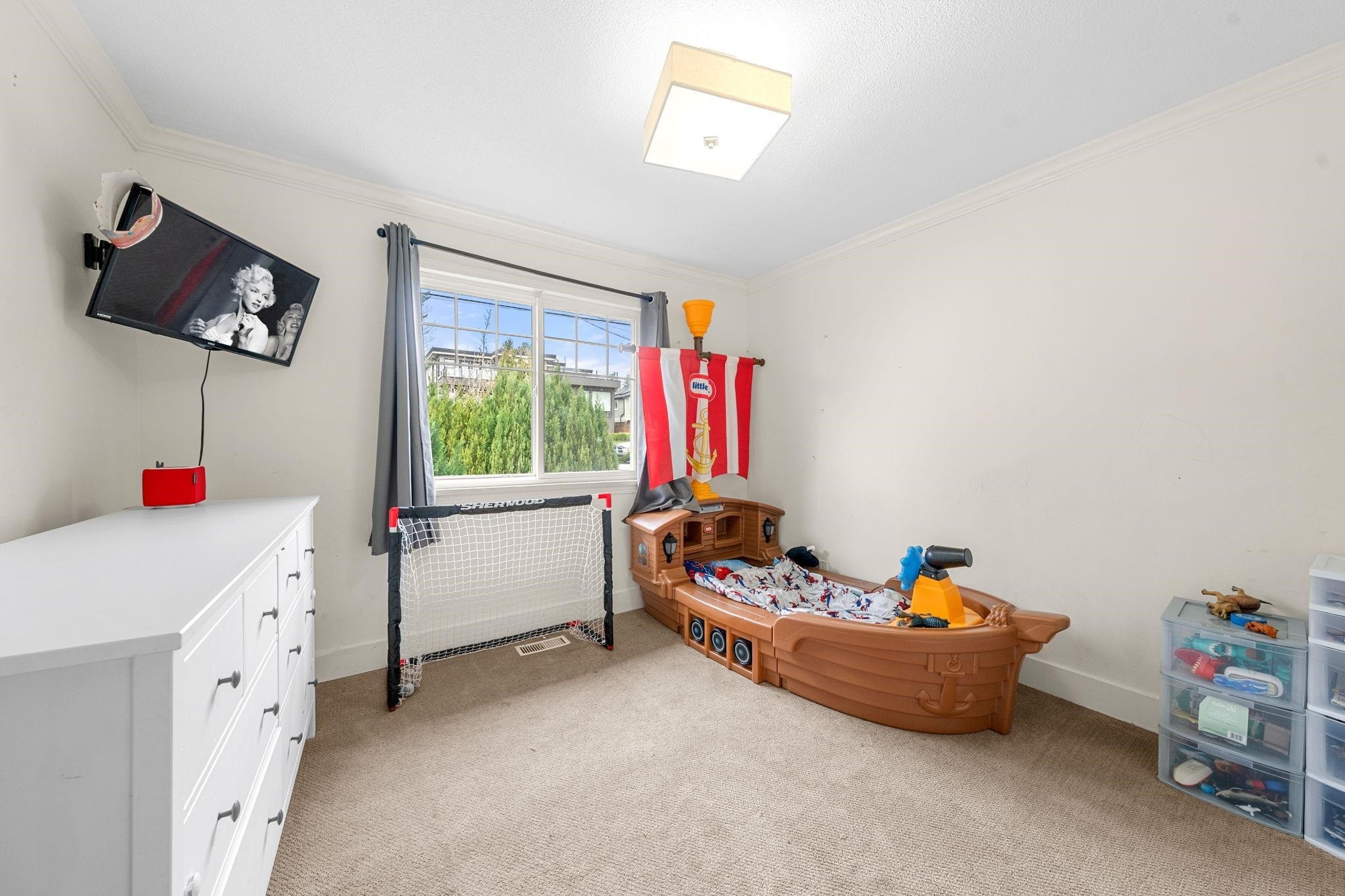 1276 Kent Street, White Rock, BC