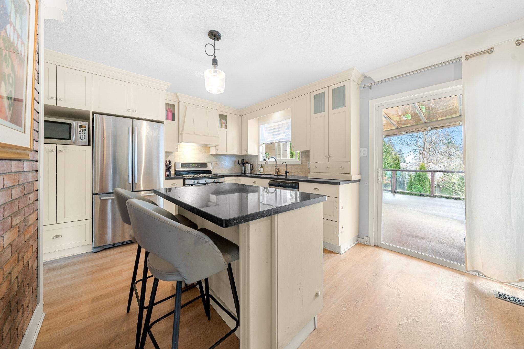 1276 Kent Street, White Rock, BC