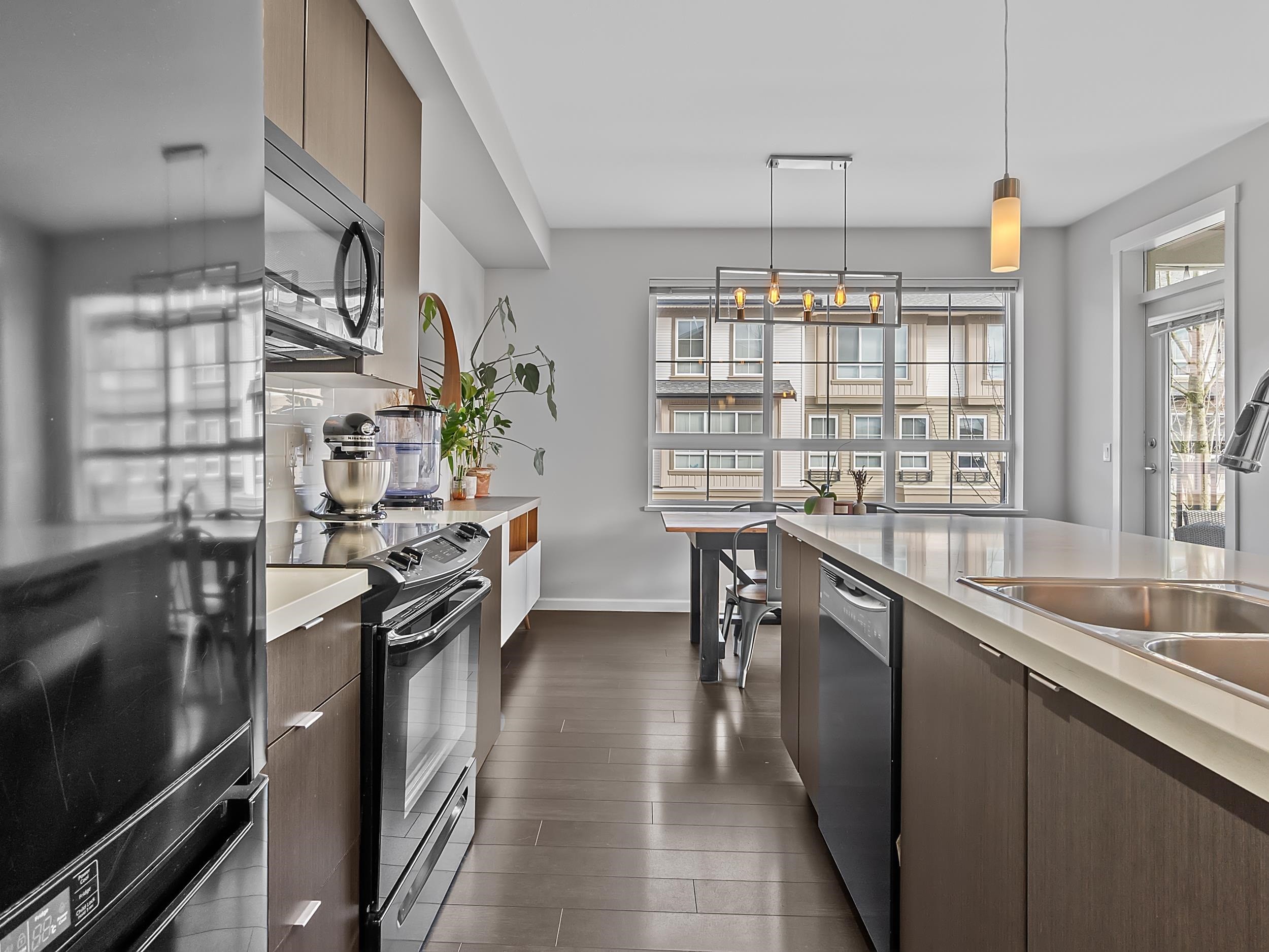 25-19505 68A Avenue, Surrey, BC