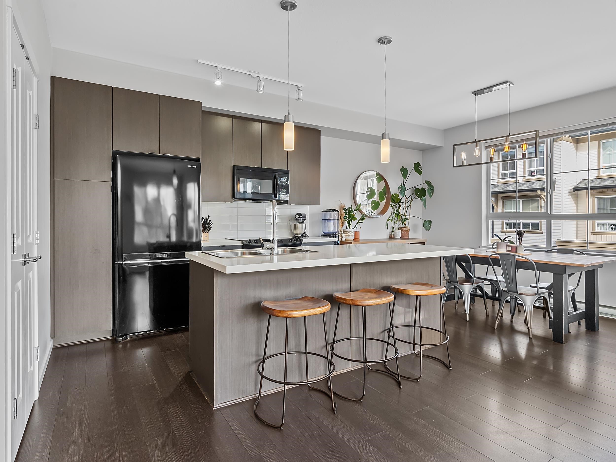 25-19505 68A Avenue, Surrey, BC