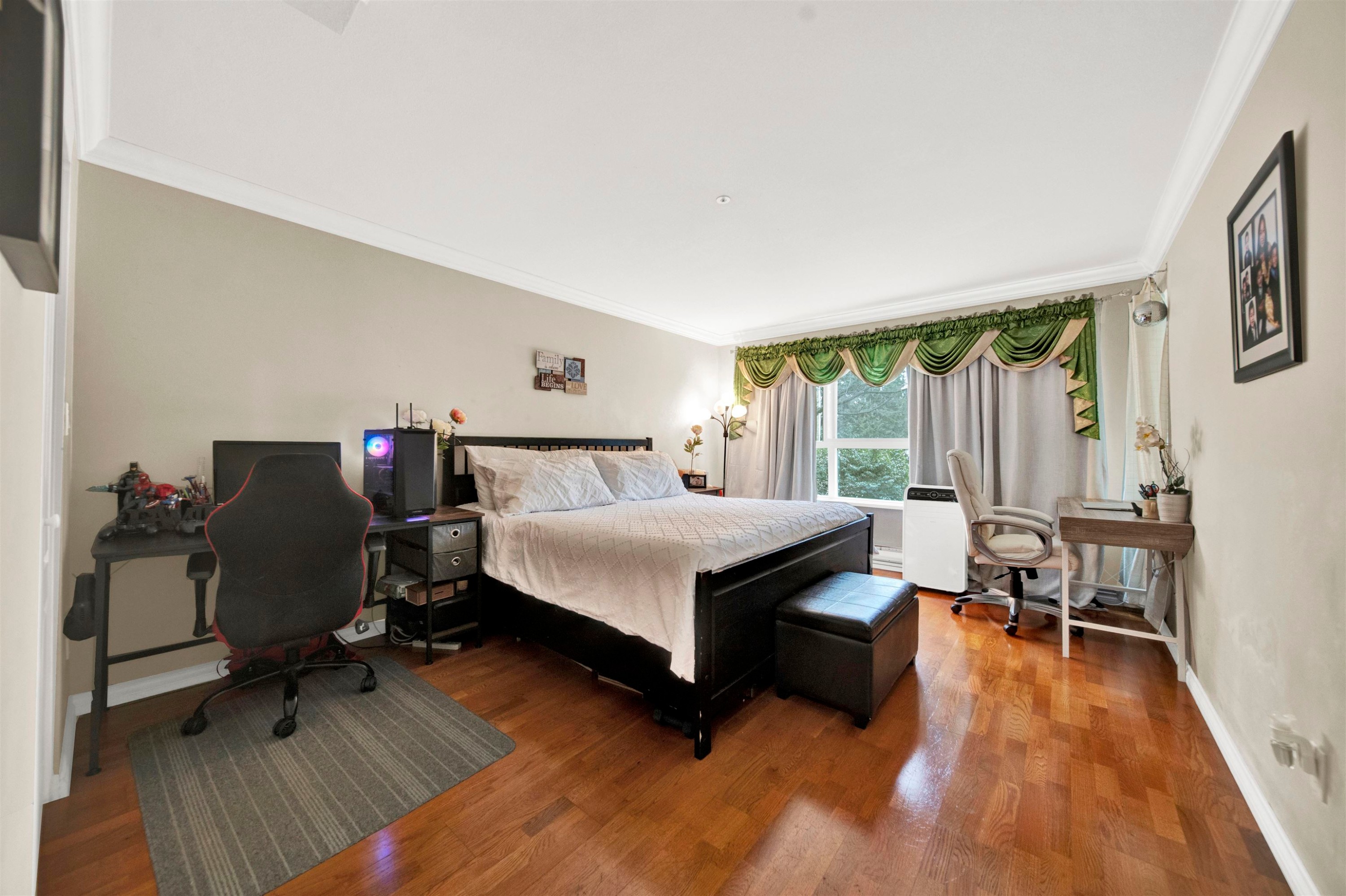 215-9626 148 Street, Surrey, BC