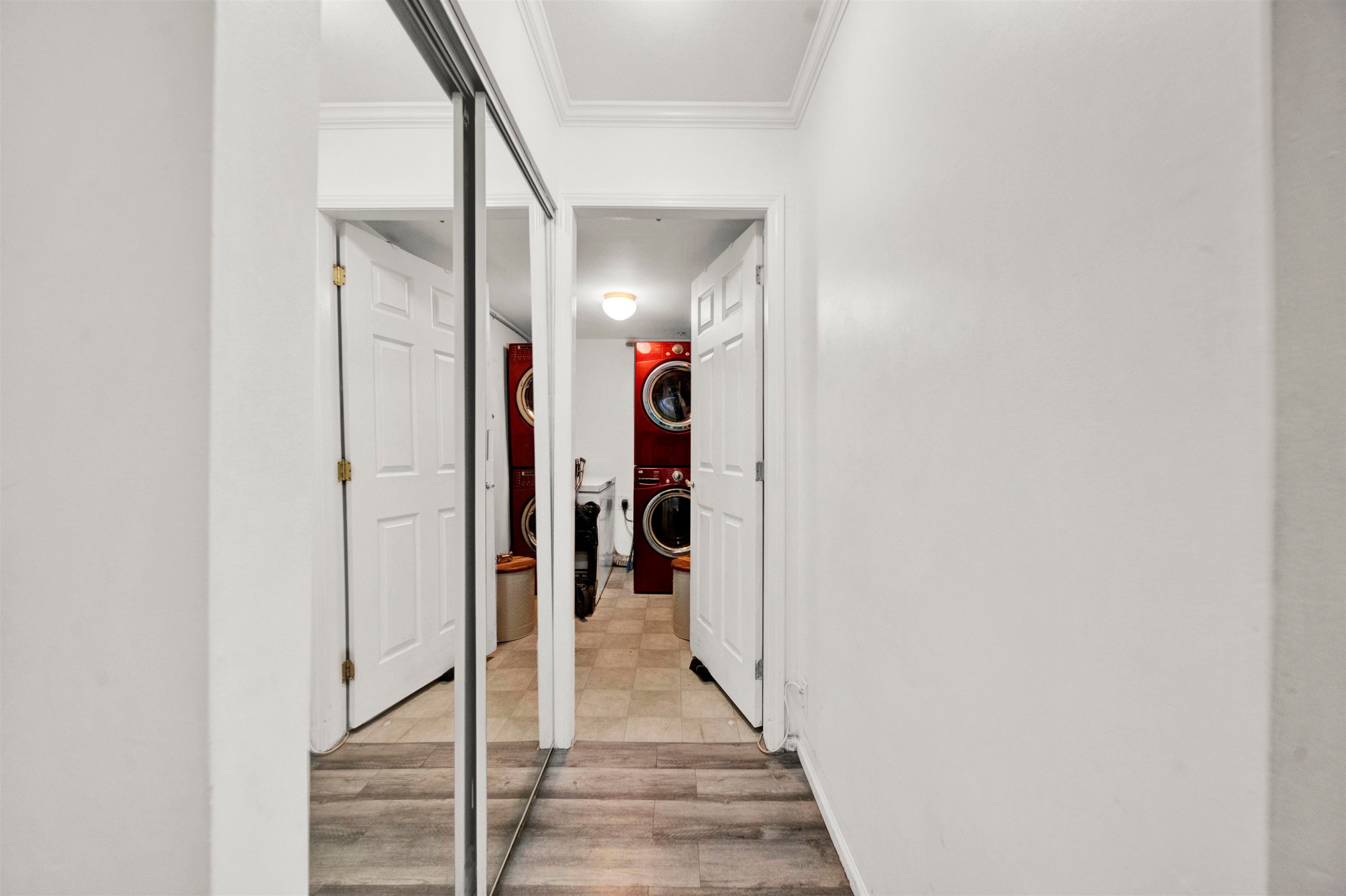 215-9626 148 Street, Surrey, BC