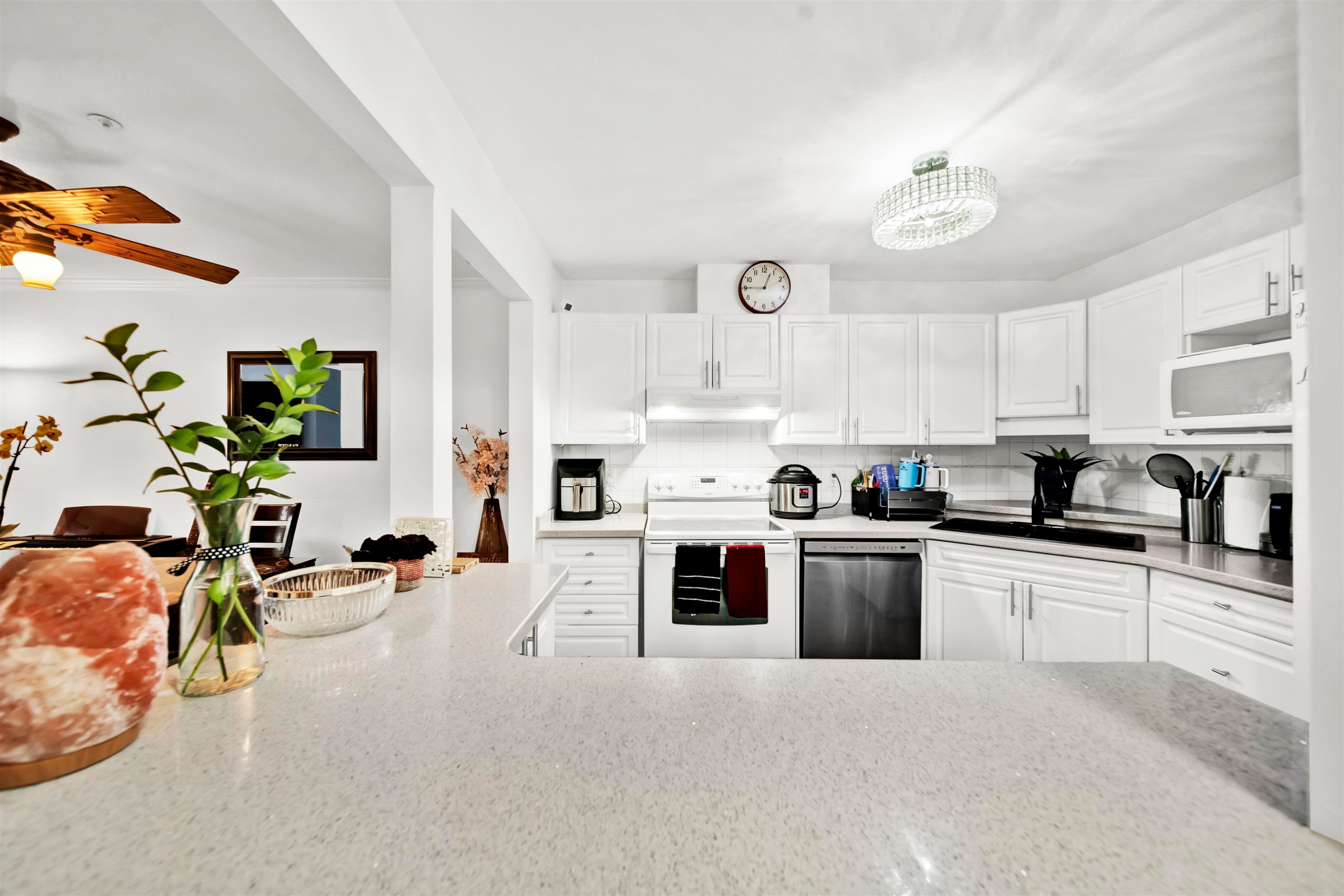 215-9626 148 Street, Surrey, BC