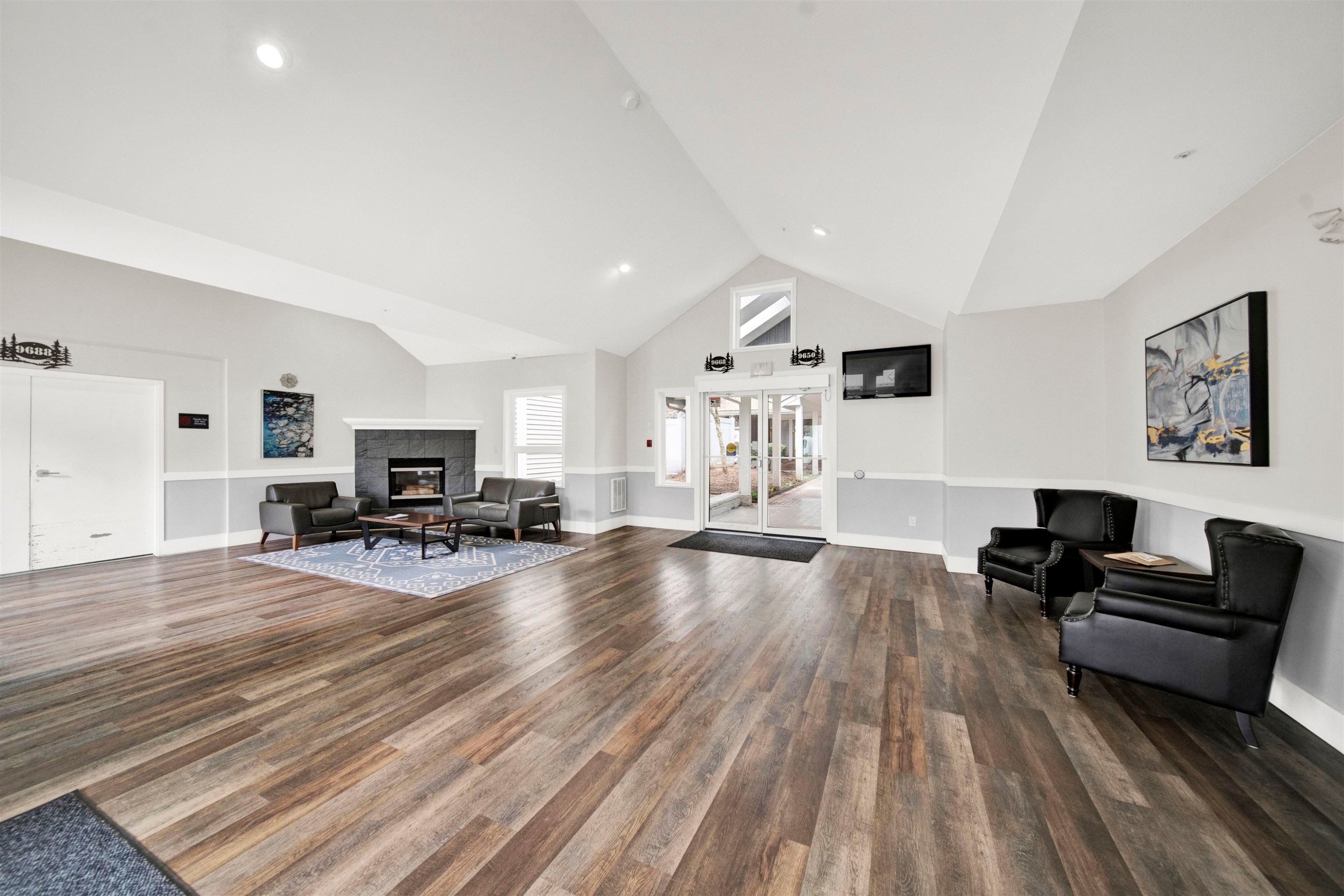 215-9626 148 Street, Surrey, BC