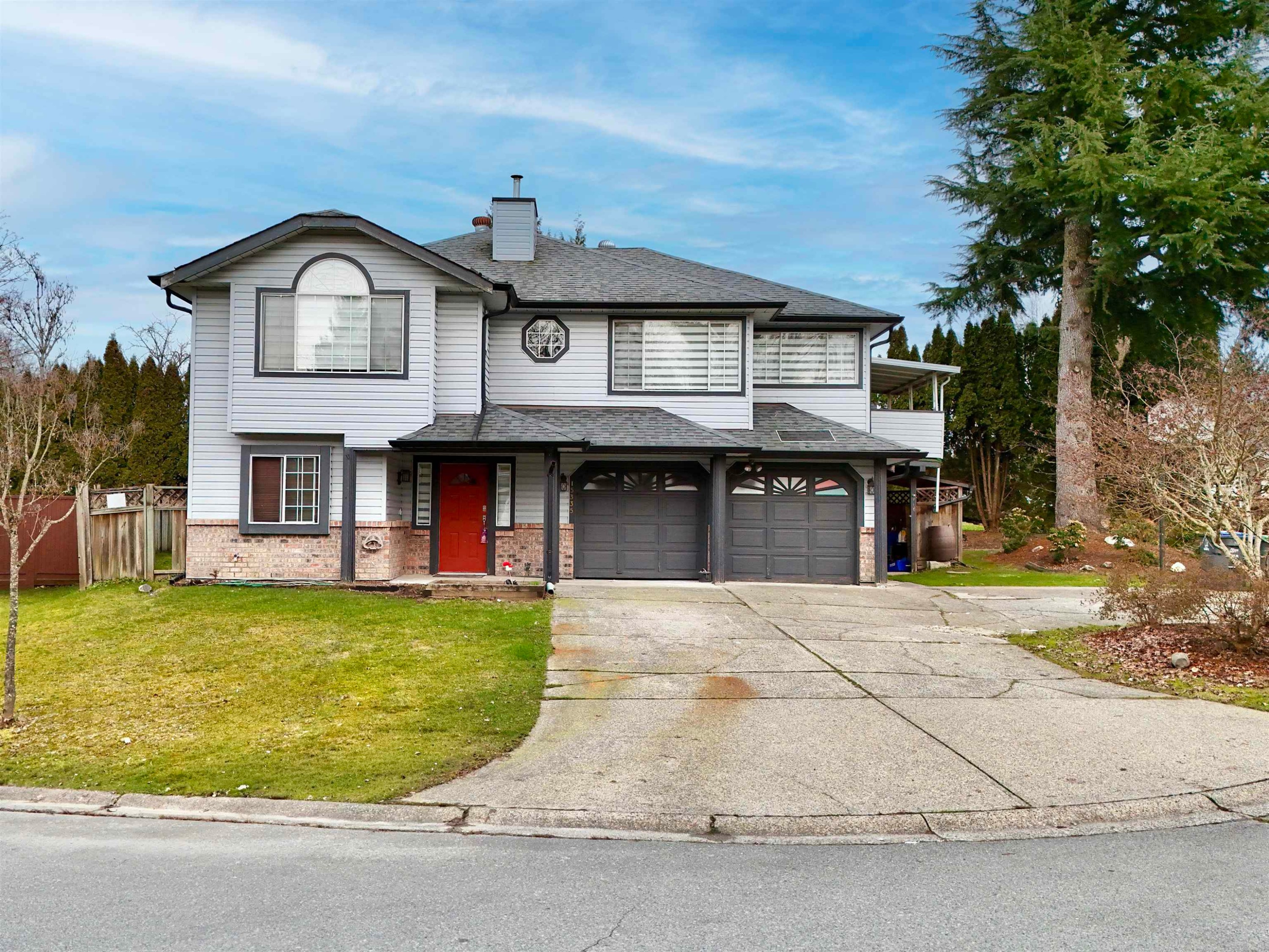 15335 111 Avenue, Surrey, BC